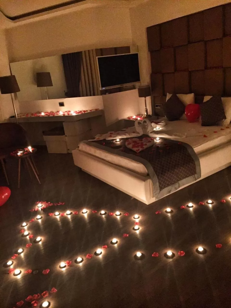 Honeymoon Suite in Elips Royal Hotel & SPA