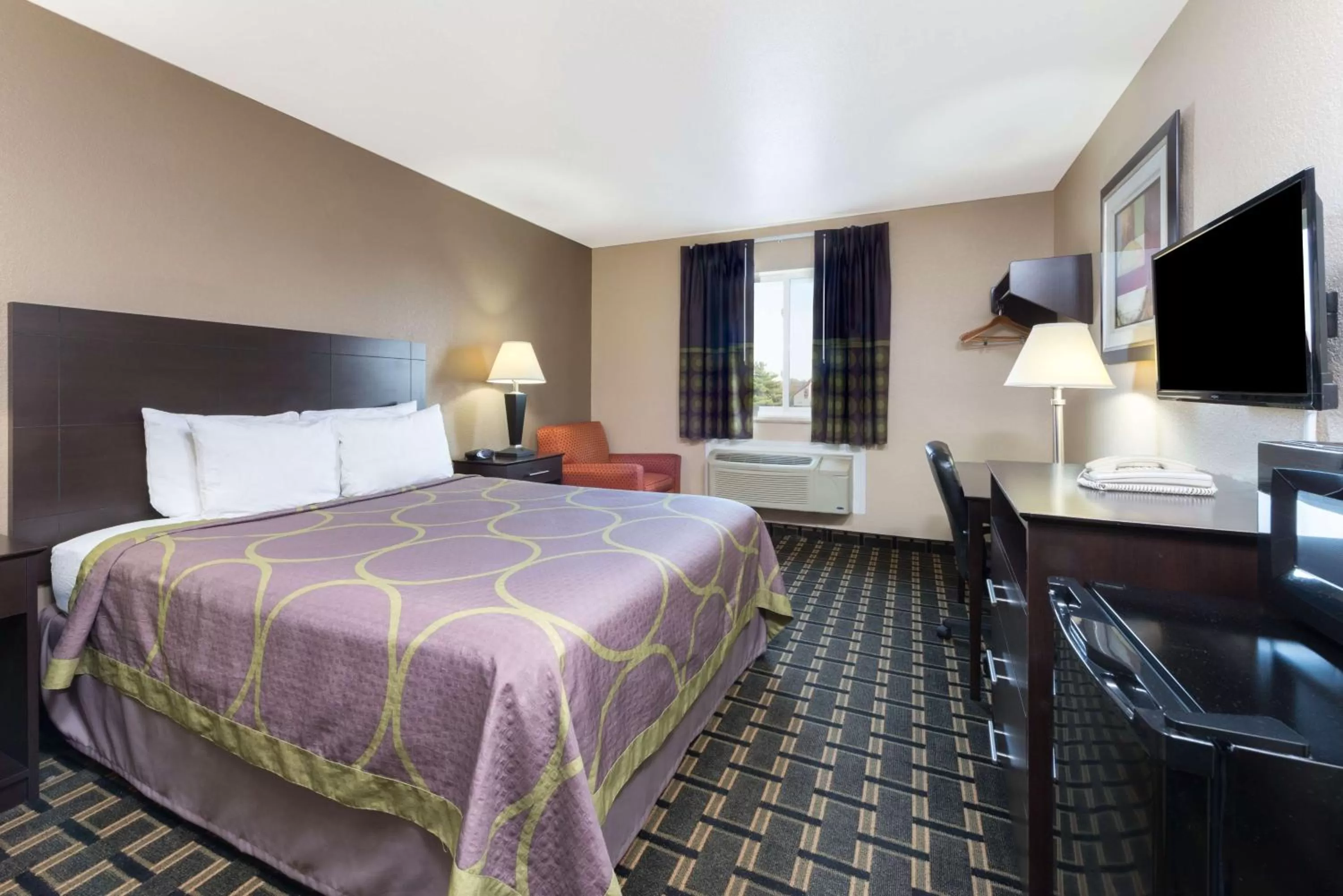 Queen Room - Non-Smoking in Super 8 by Wyndham Springfield East