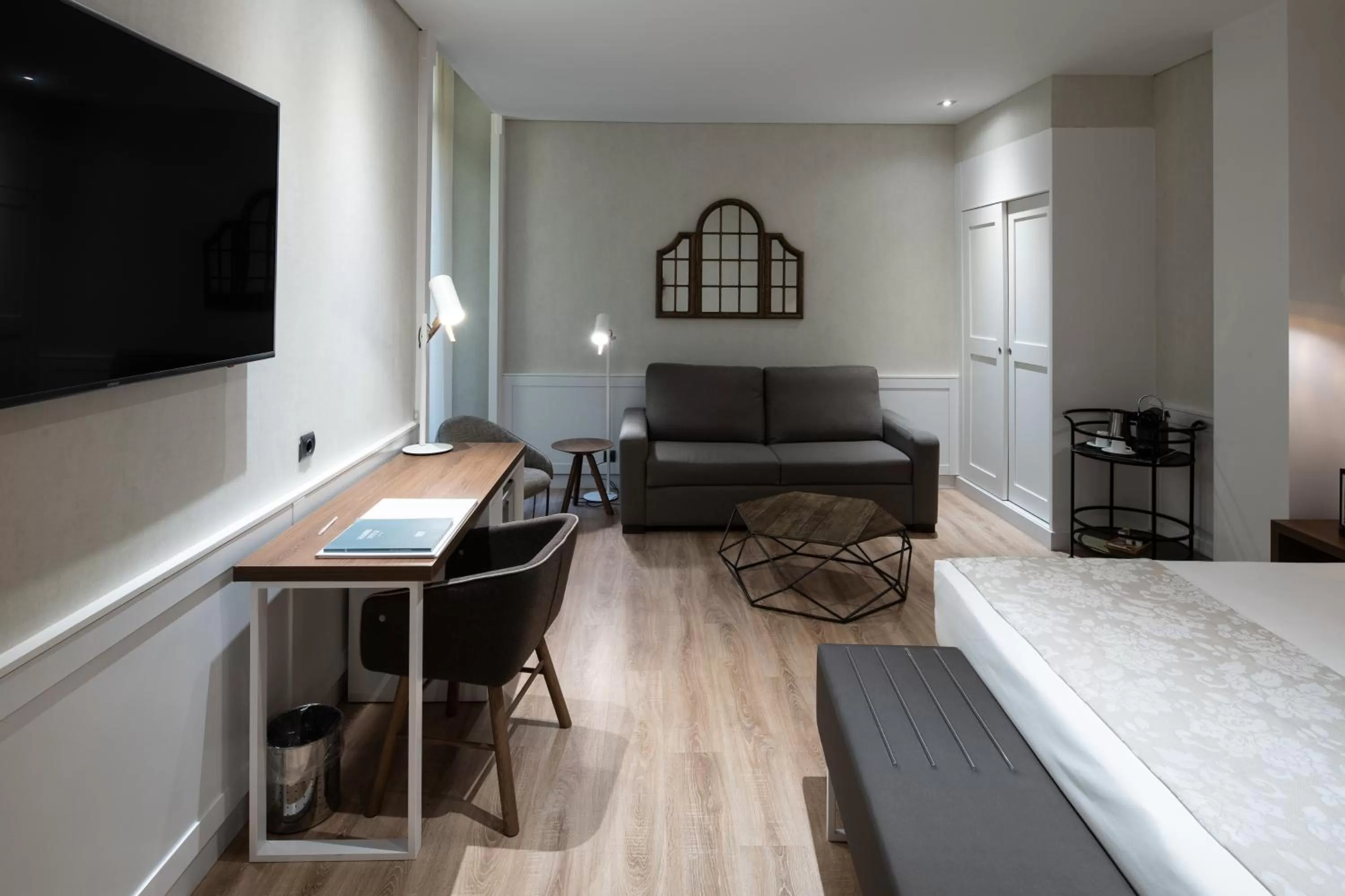 Superior Double or Twin Room in Catalonia Puerta del Sol