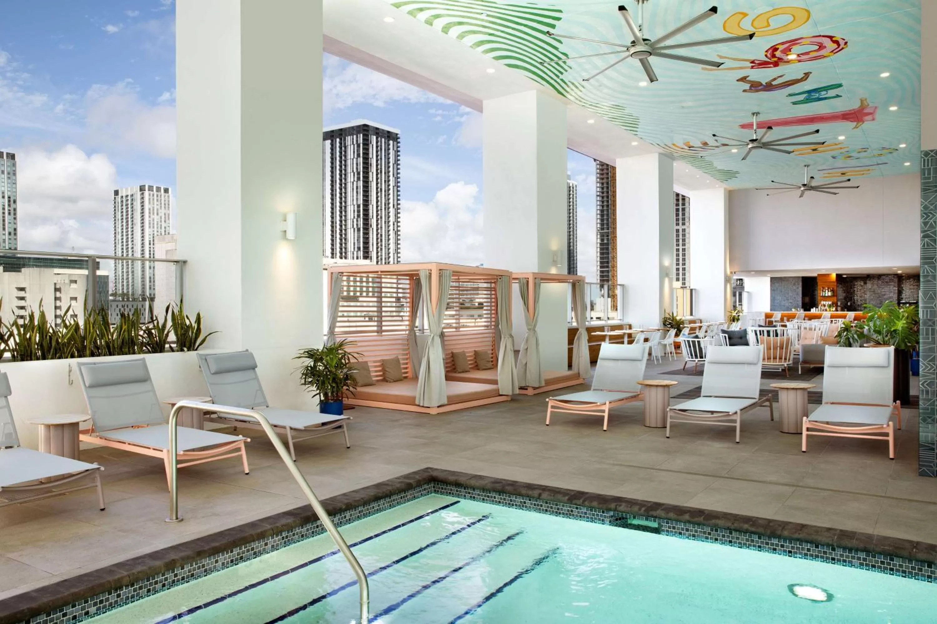 Restaurant/places to eat in YOTELPAD Miami