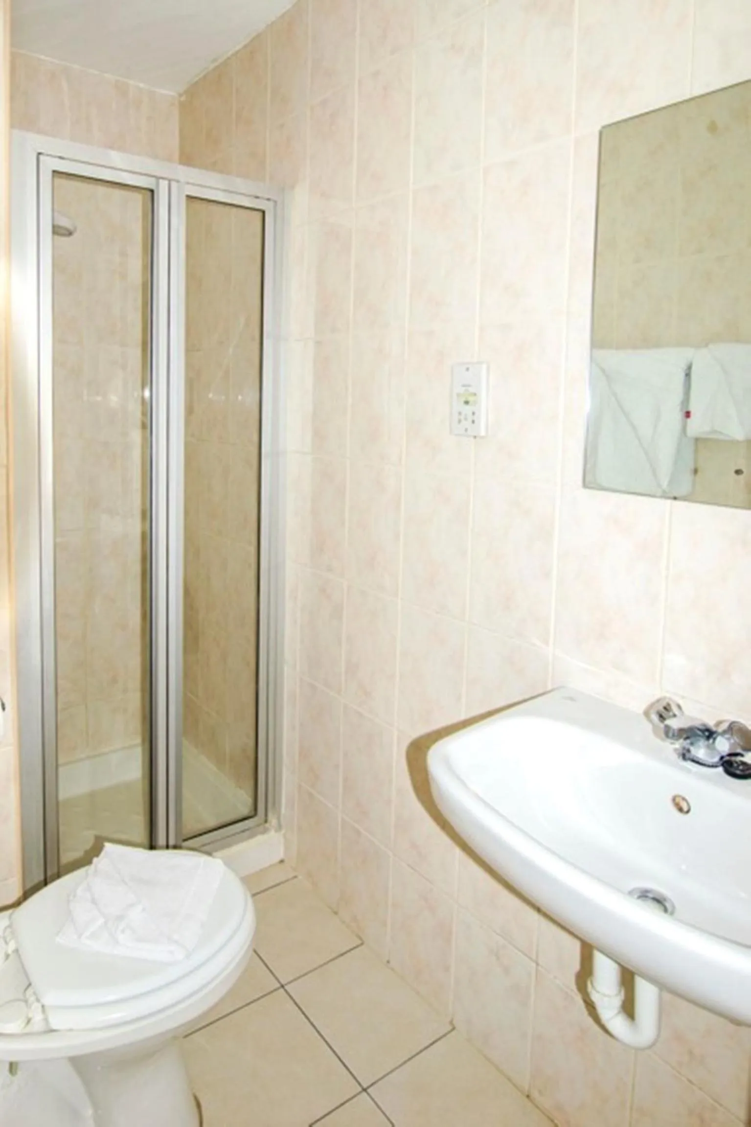 Double Room in Brunel Hotel