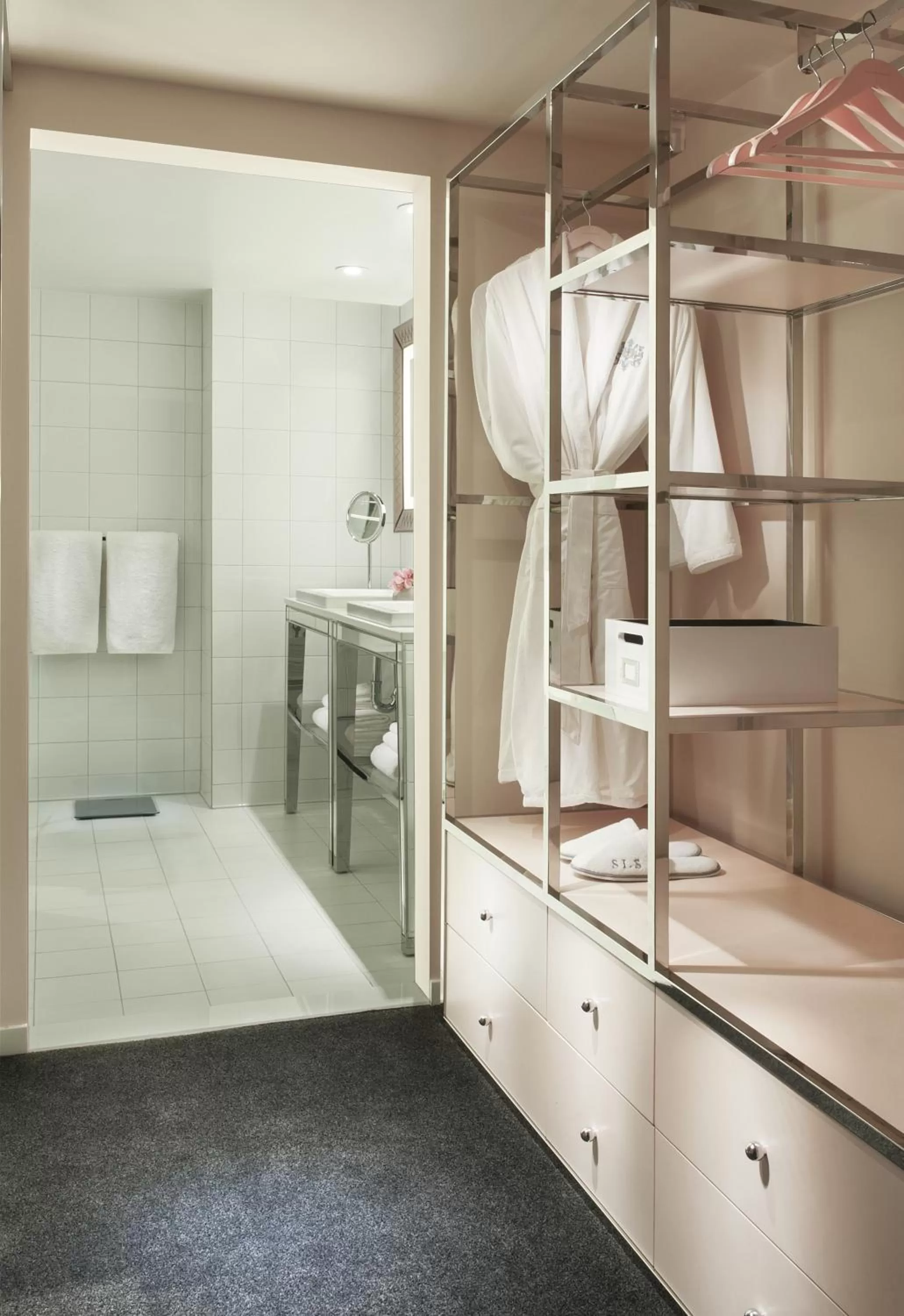 Marra One Bedroom Suite in SAHARA Las Vegas