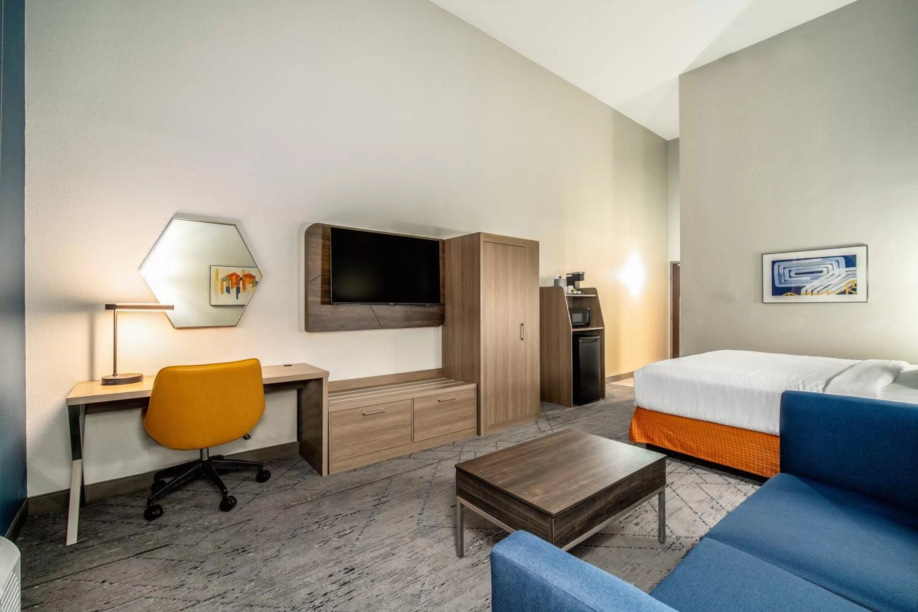 King Suite - Non-Smoking in Holiday Inn Express & Suites Phoenix - Mesa West by IHG