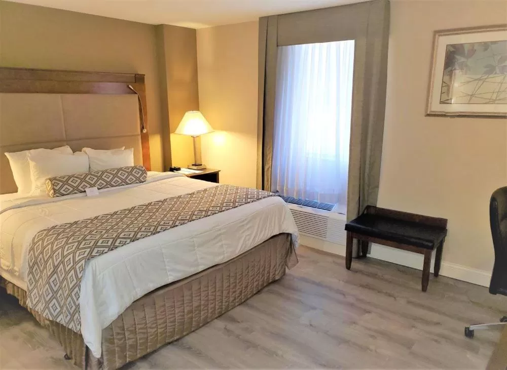 King Room in Clayton Plaza Hotel & Extended Stay