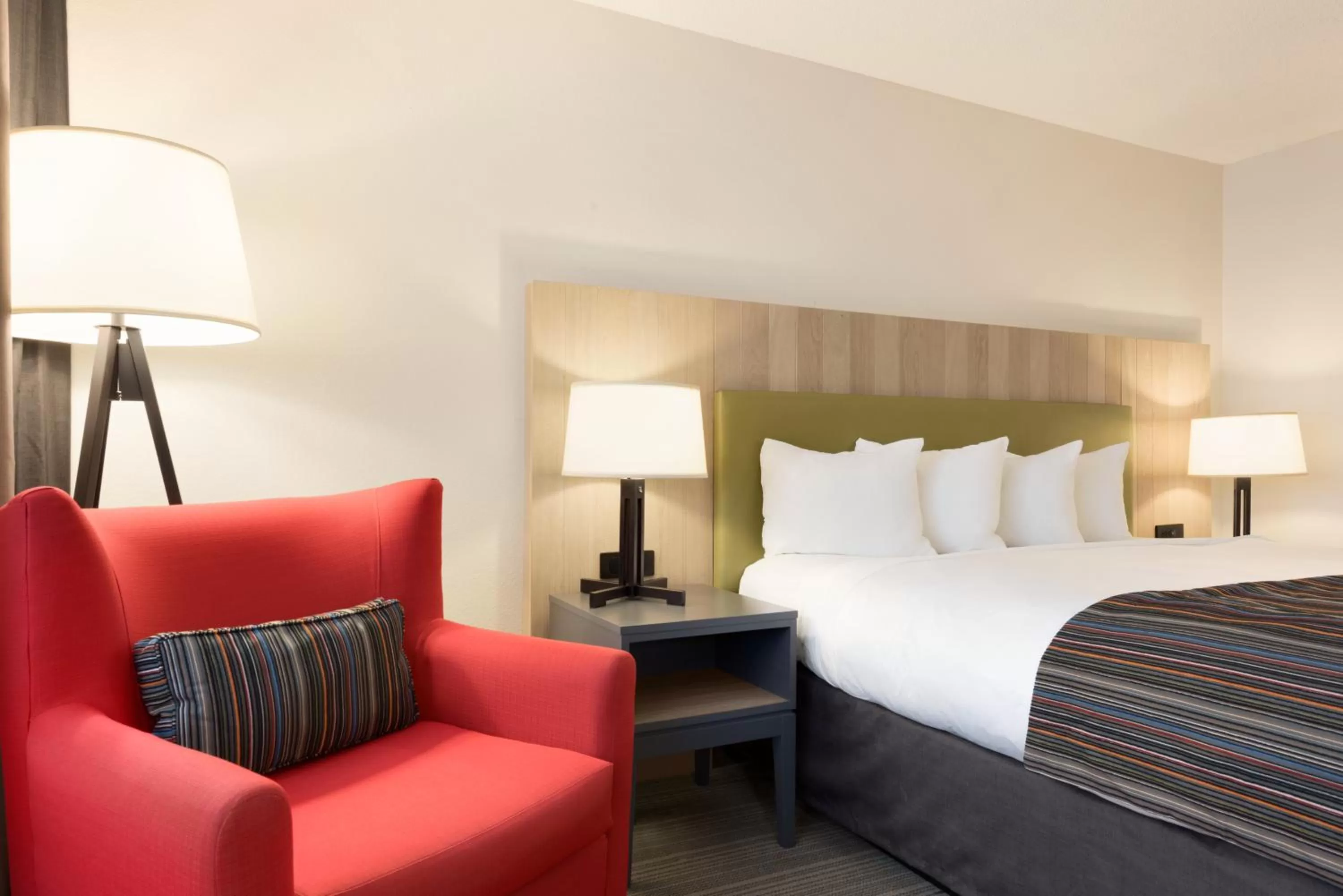 King Suite with Whirlpool and Sofa Bed in Country Inn & Suites by Radisson, Chippewa Falls, WI
