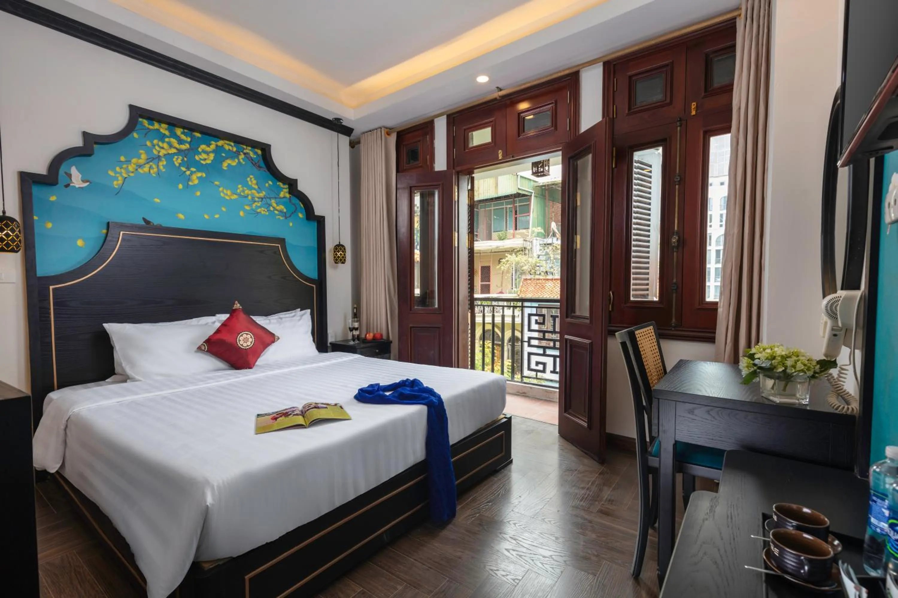 Deluxe Double Room with Balcony in Queen Light Hotel - Ha Noi Old Quater