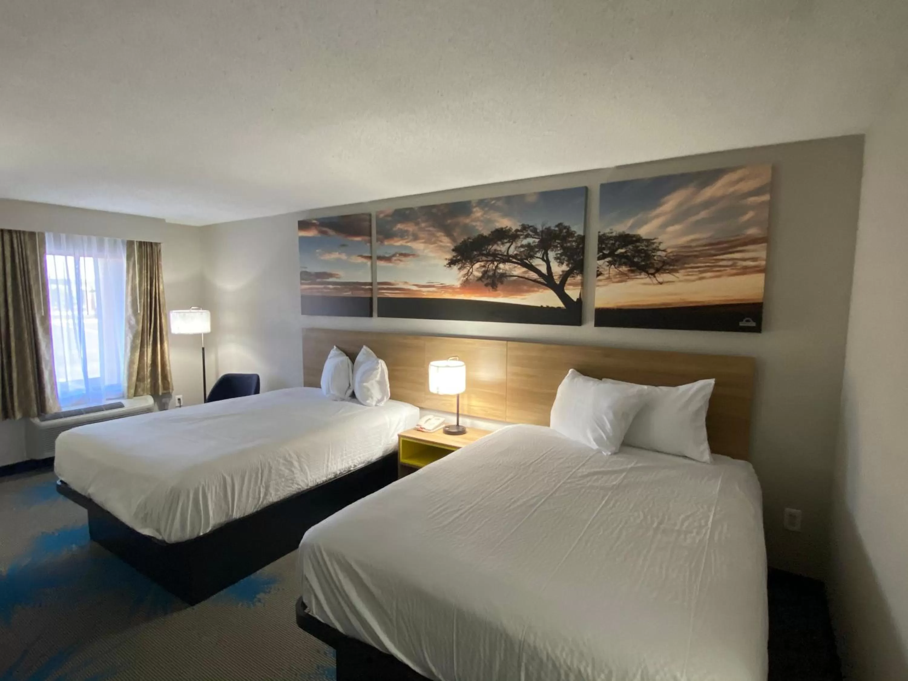 Queen Room with Two Queen Beds - Smoking in Days Inn by Wyndham Newnan
