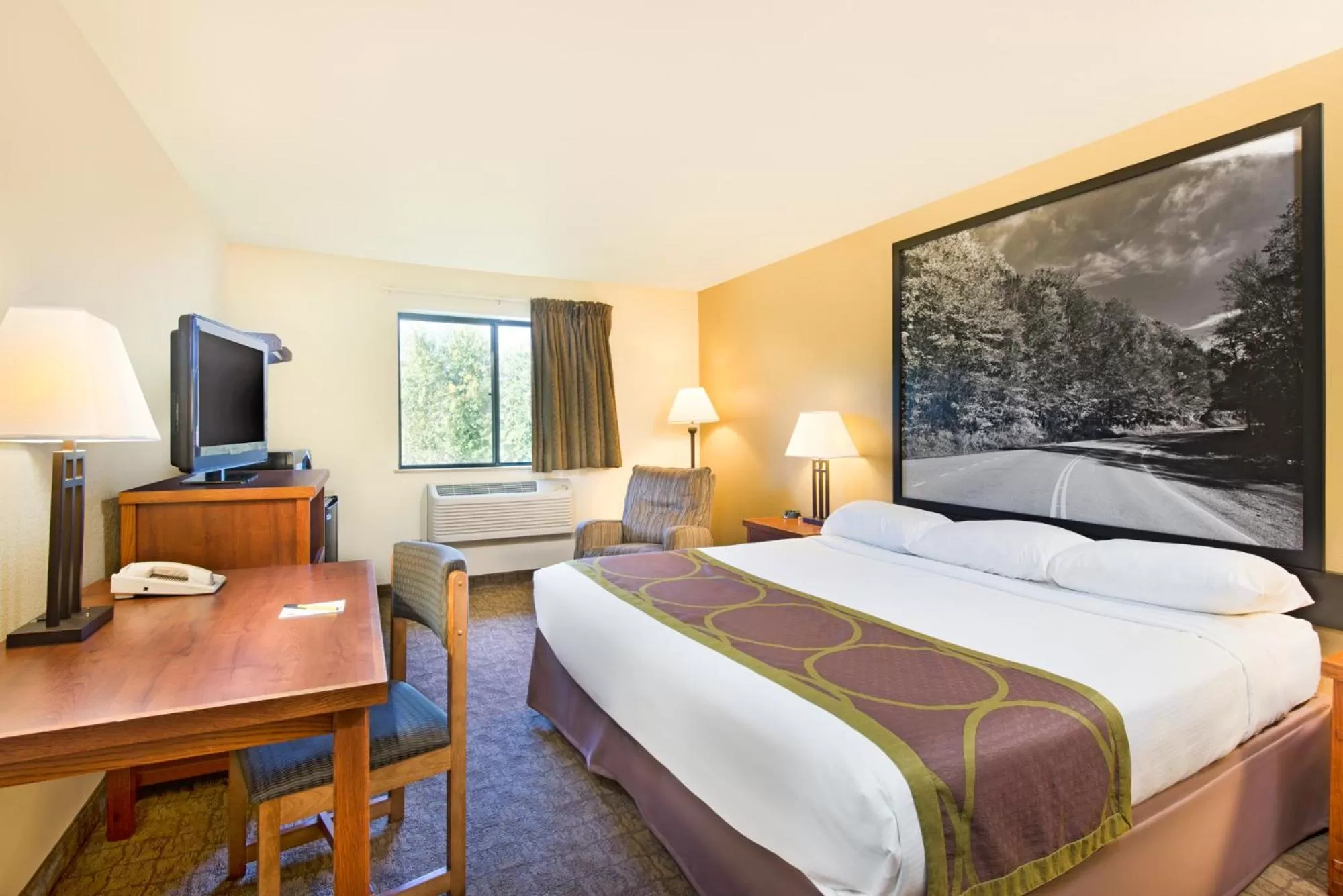 King Room - Non-Smoking in Super 8 by Wyndham Ripley