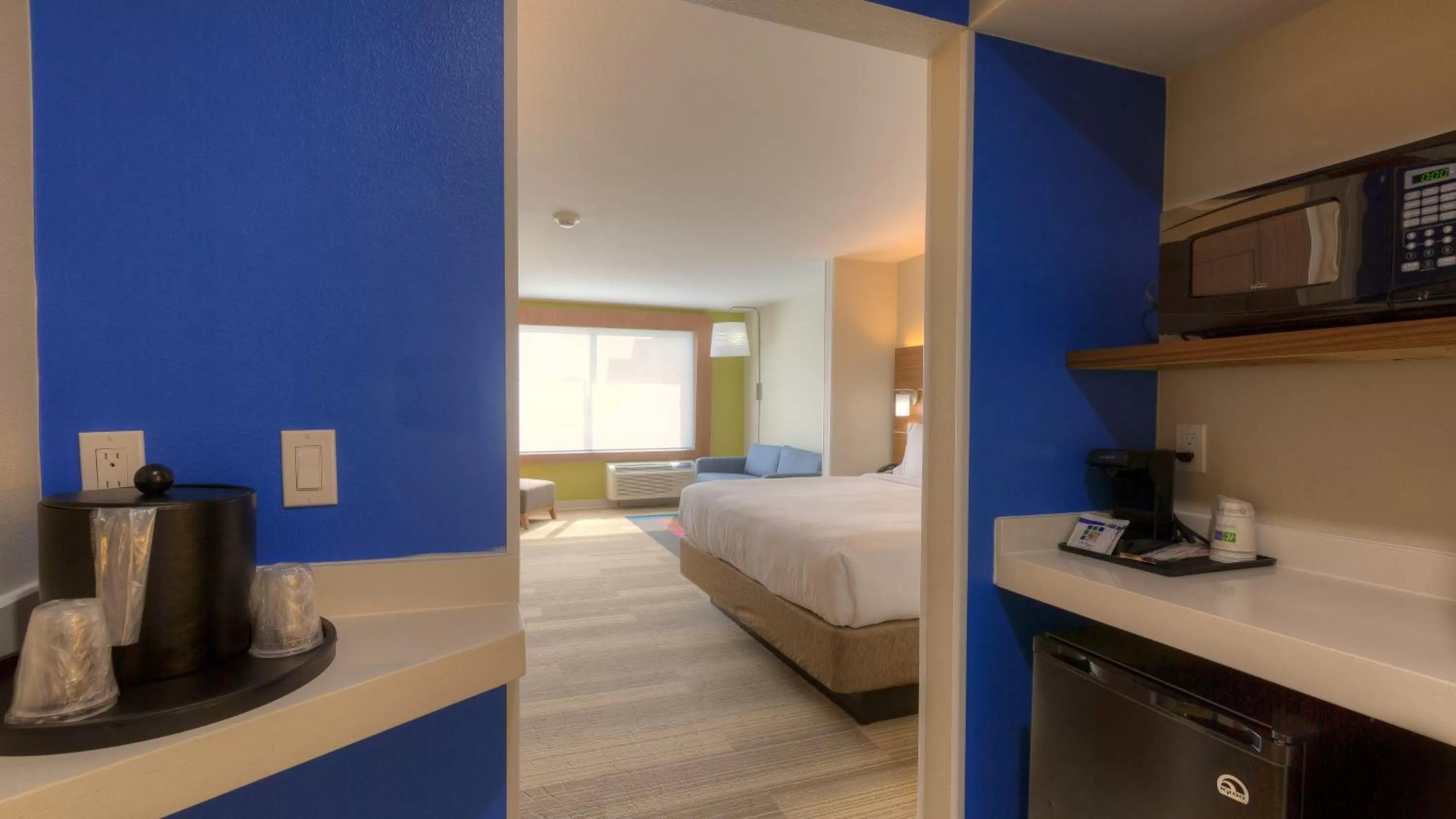 King Suite - Non-Smoking in Holiday Inn Express & Suites Tulsa Midtown by IHG