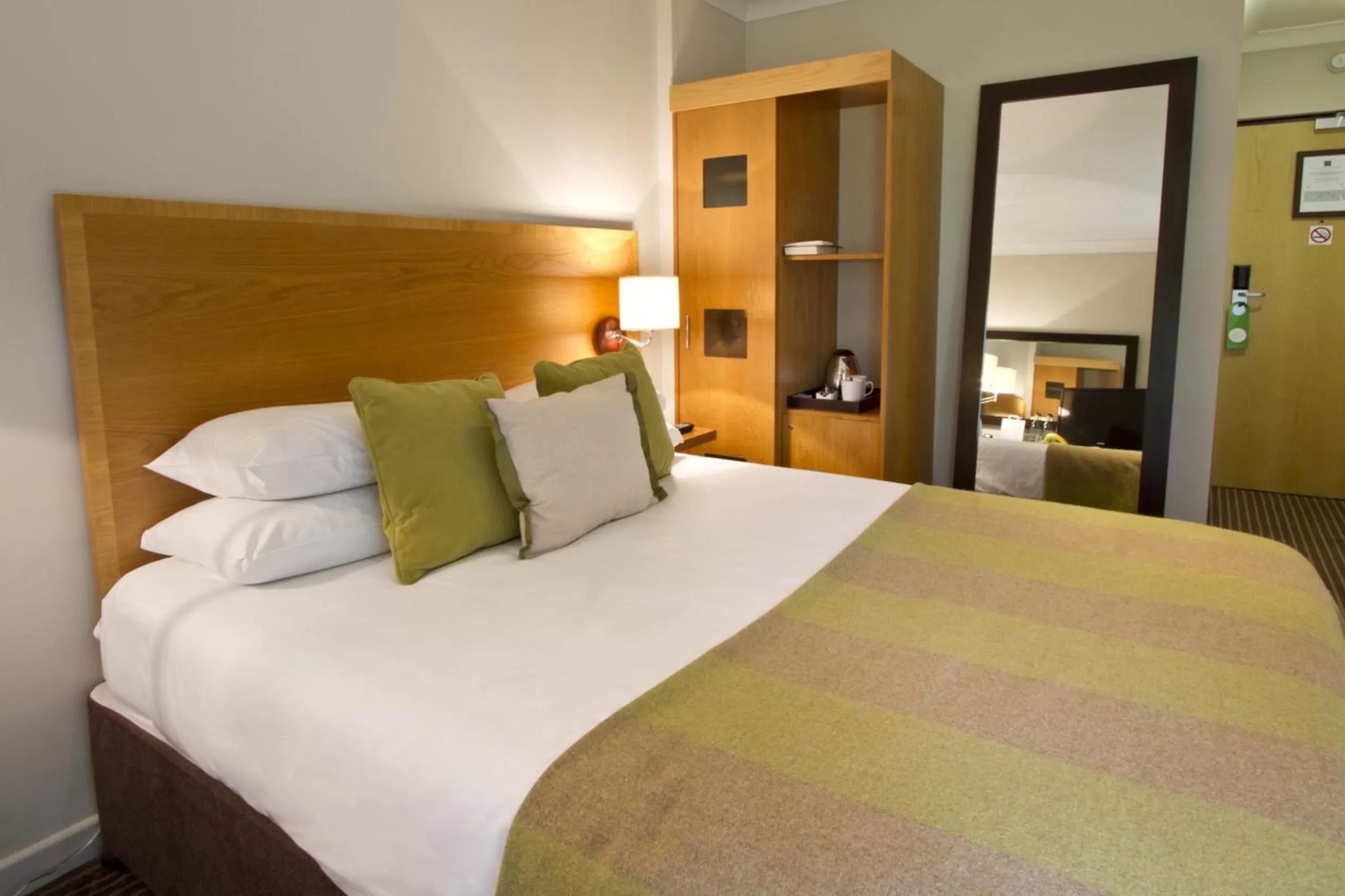 Horsley Place - Double Room in De Vere Horsley Estate