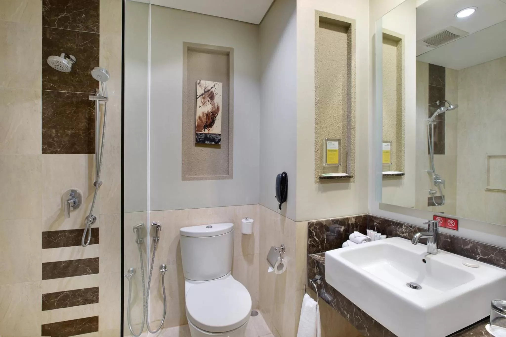 Standard Twin Room with Pool Access - Non-Smoking in Holiday Inn Bandung Pasteur by IHG