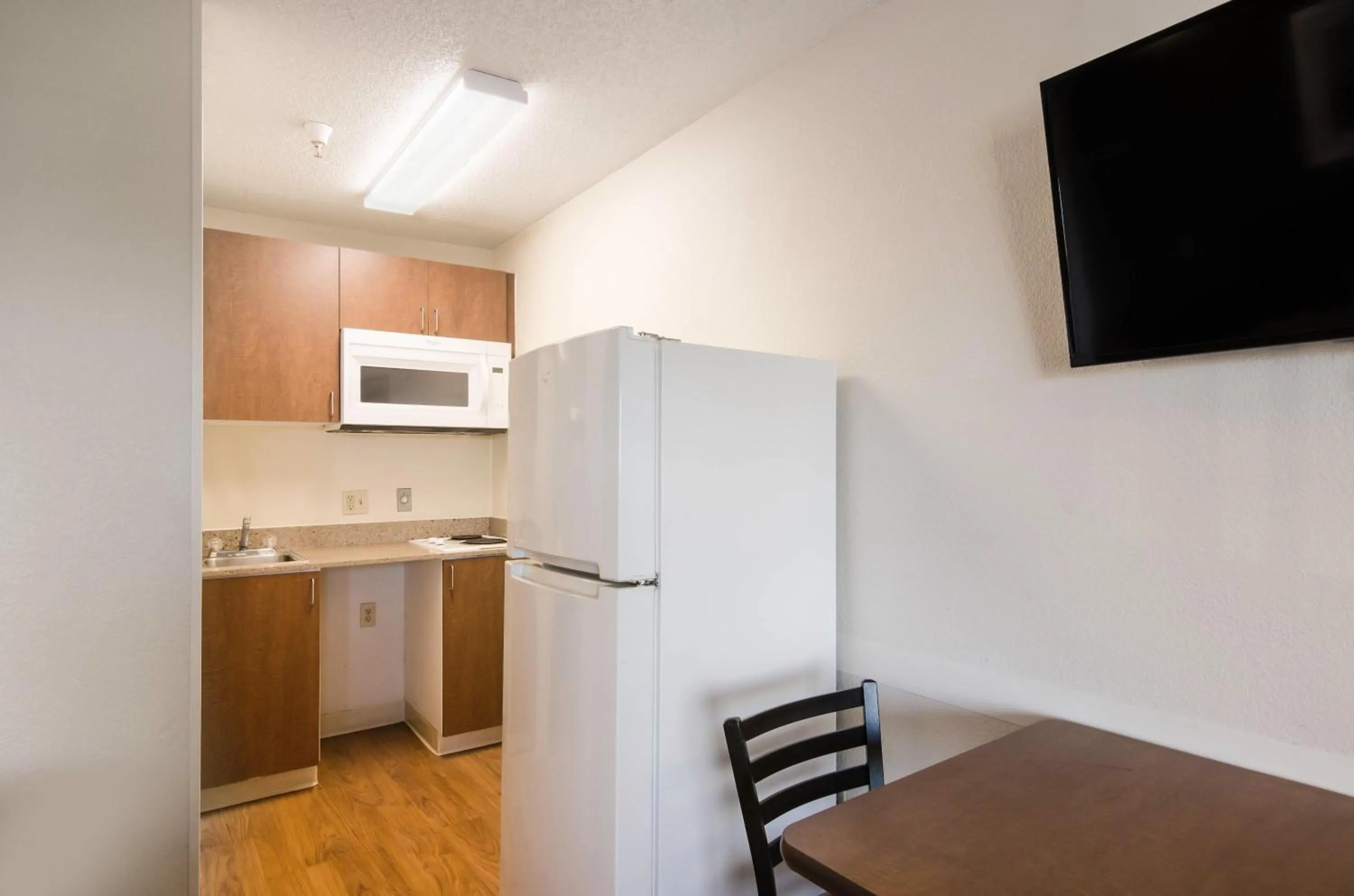 Studio One Double Room Non-Smoking in HomeTowne Studios by Red Roof Denver - Thornton
