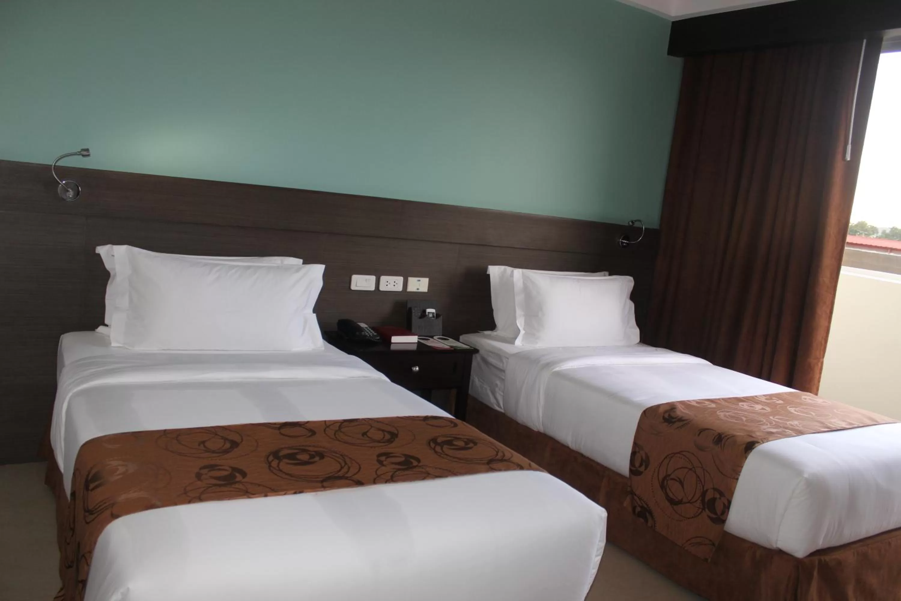 Deluxe Twin Room in Kew Hotel Tagbilaran