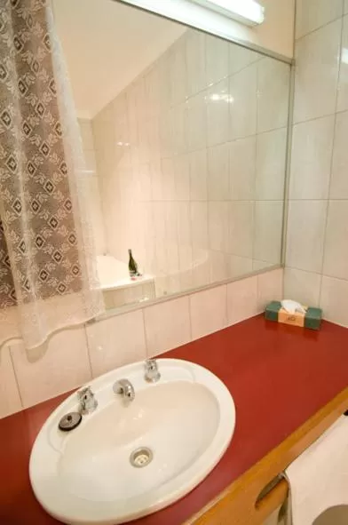 Twin Room in Warragul Views Motor Inn