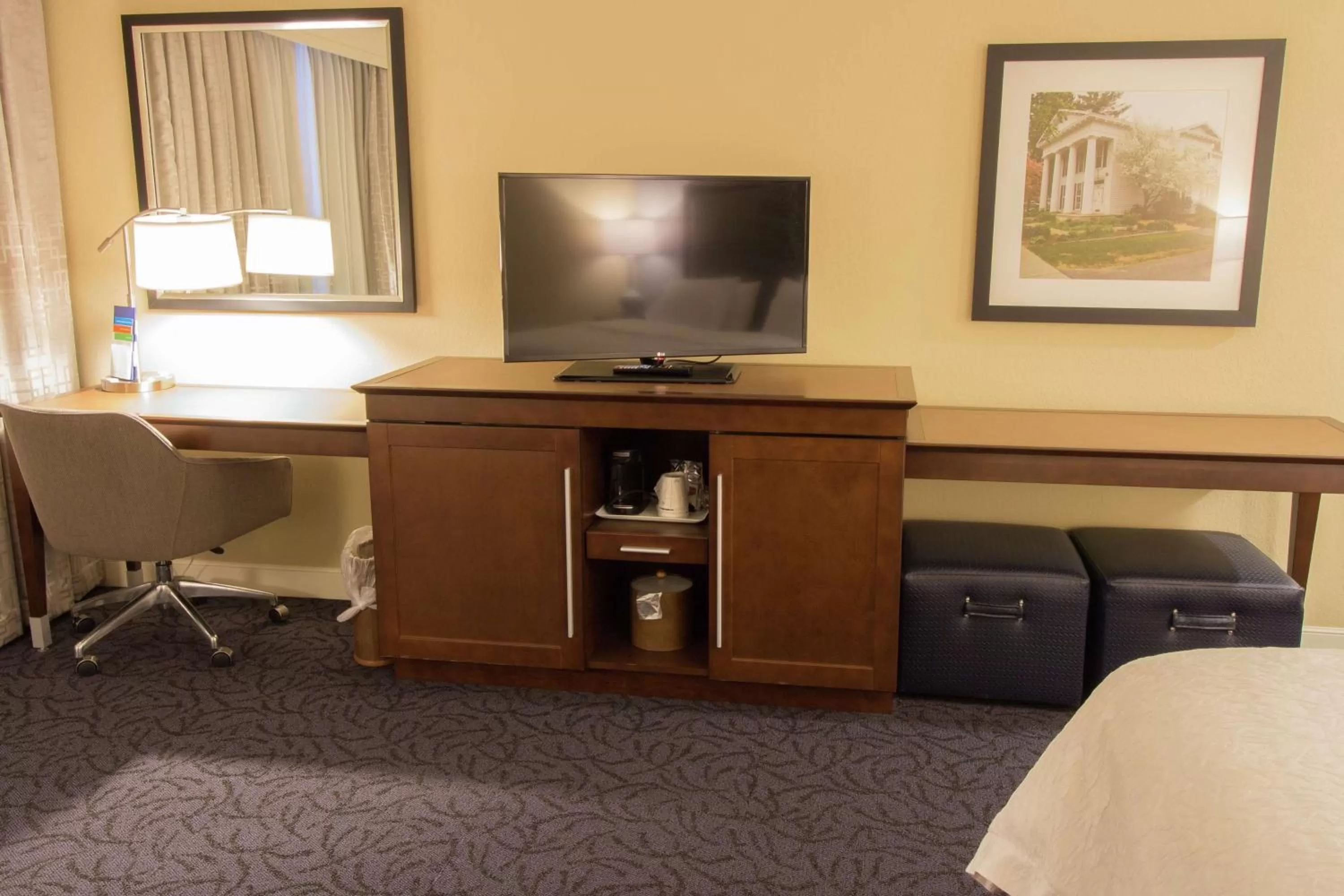 Queen Room with Two Queen Beds - Non-Smoking in Hampton Inn & Suites Cazenovia, NY