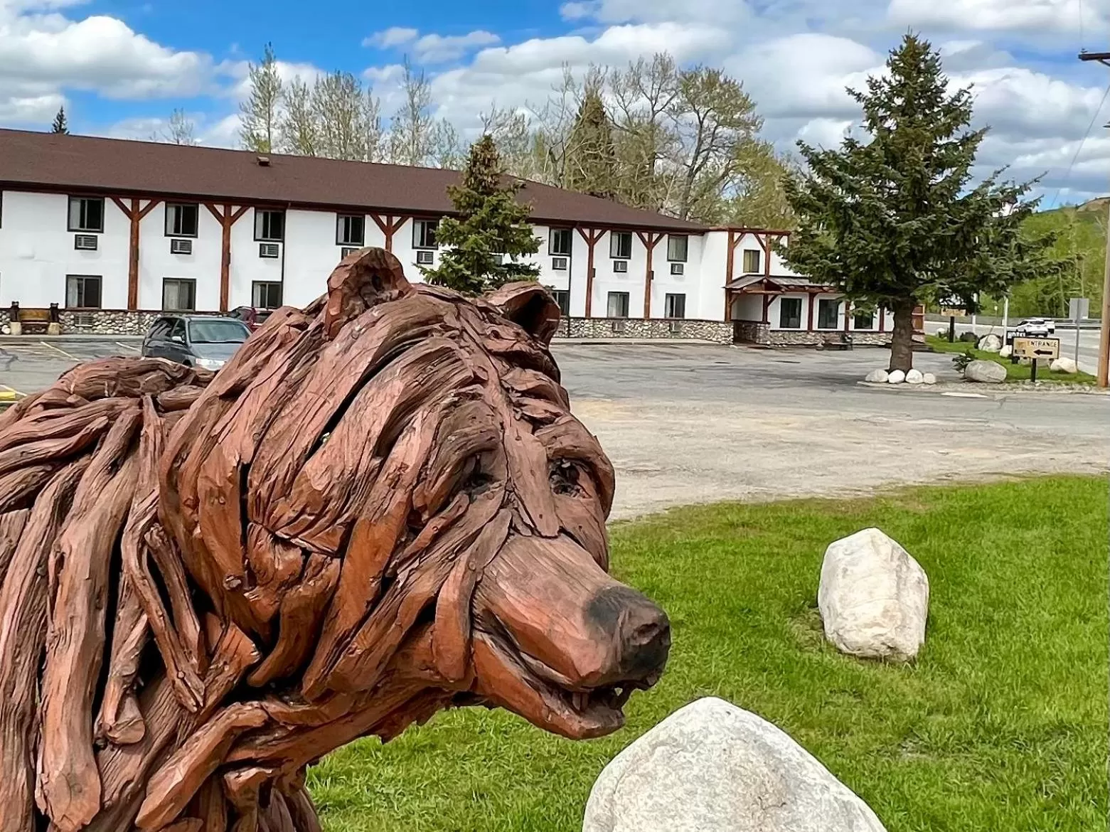 Beartooth Hideaway Inn & Cabins