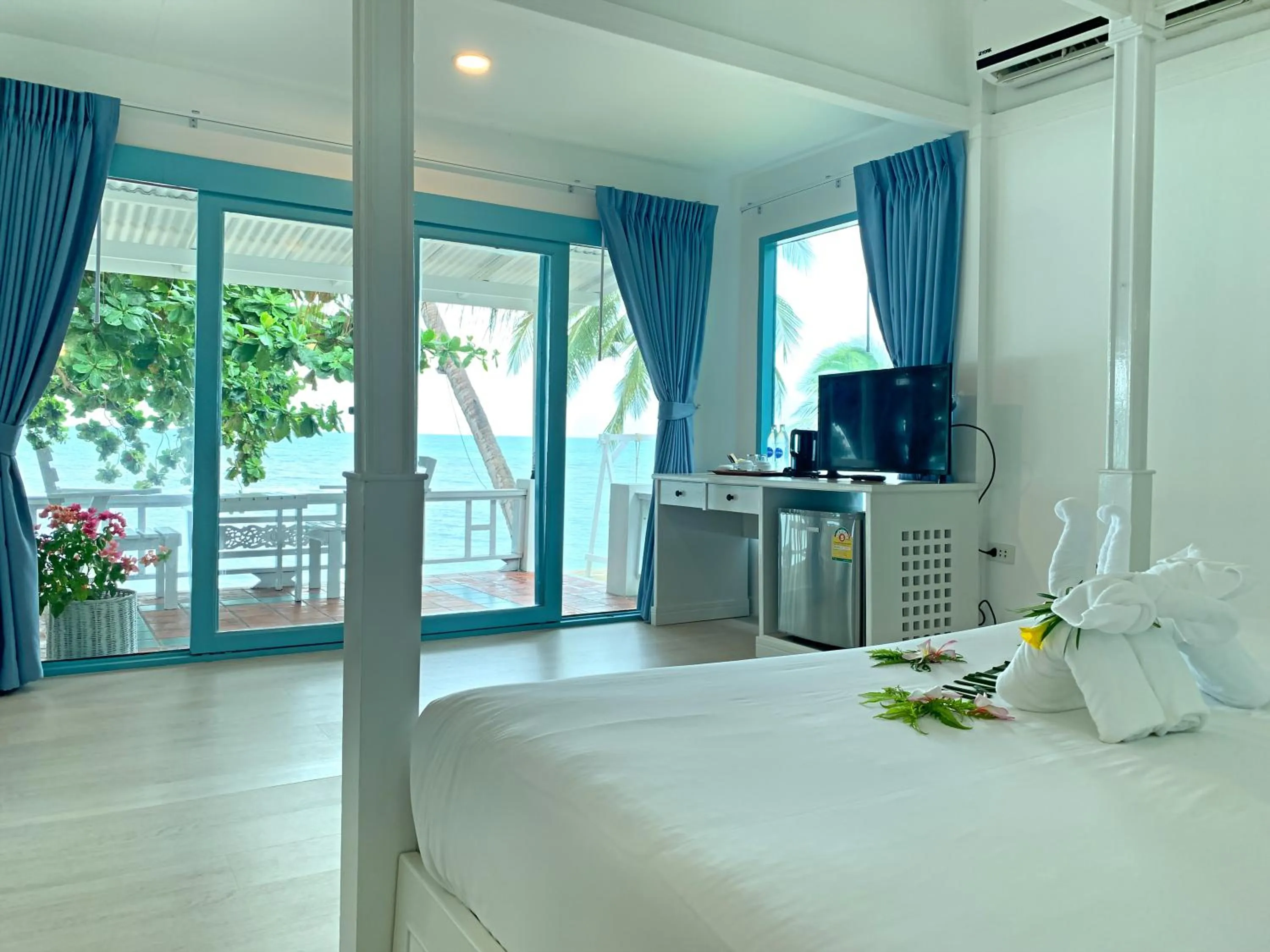 Royal Suite Beach Front  in Sand Sea Beach Resort