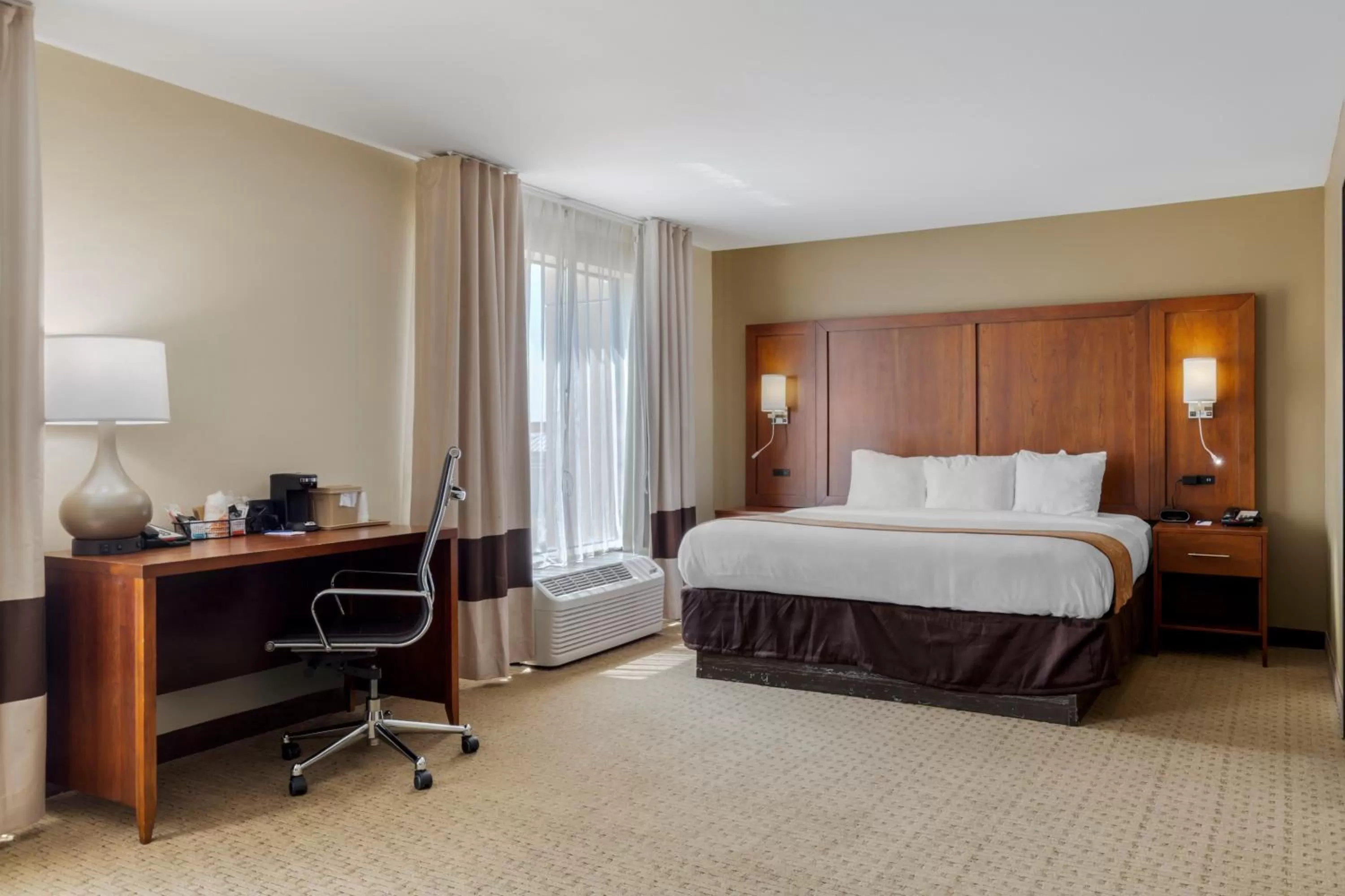 King Suite - Disability Access/Non-Smoking in Comfort Suites Pflugerville - Austin North