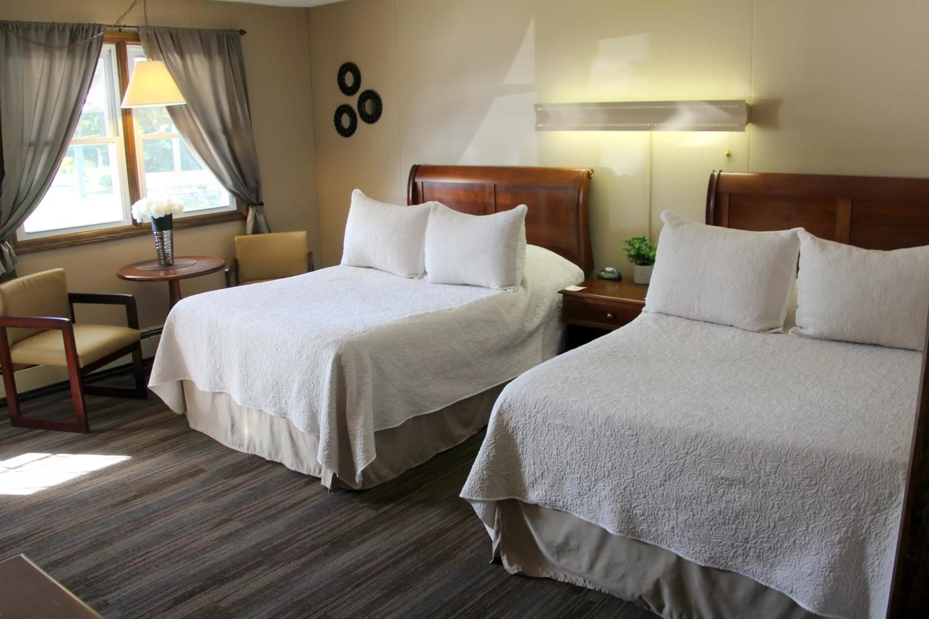 Standard Double Room in All Seasons Inn