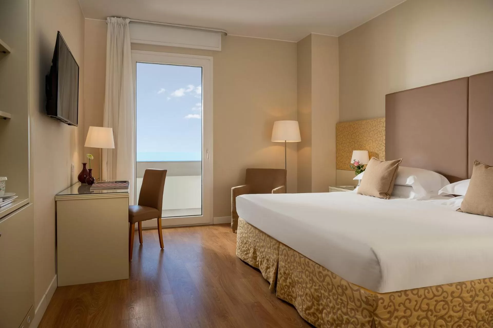 Deluxe Double Room in National Hotel