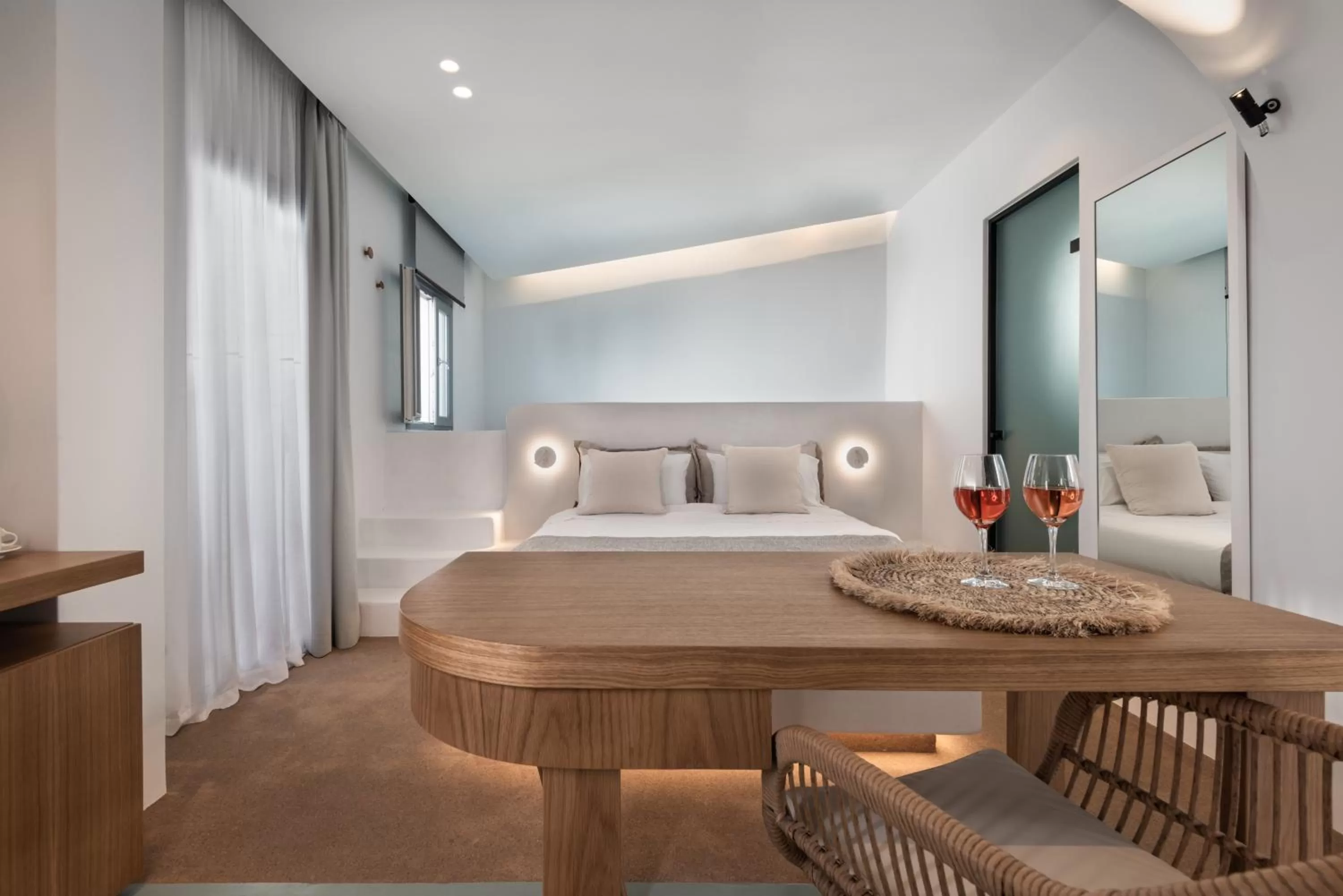 Hercules executive suite with indoor hot tub in Argo Boutique Hotel