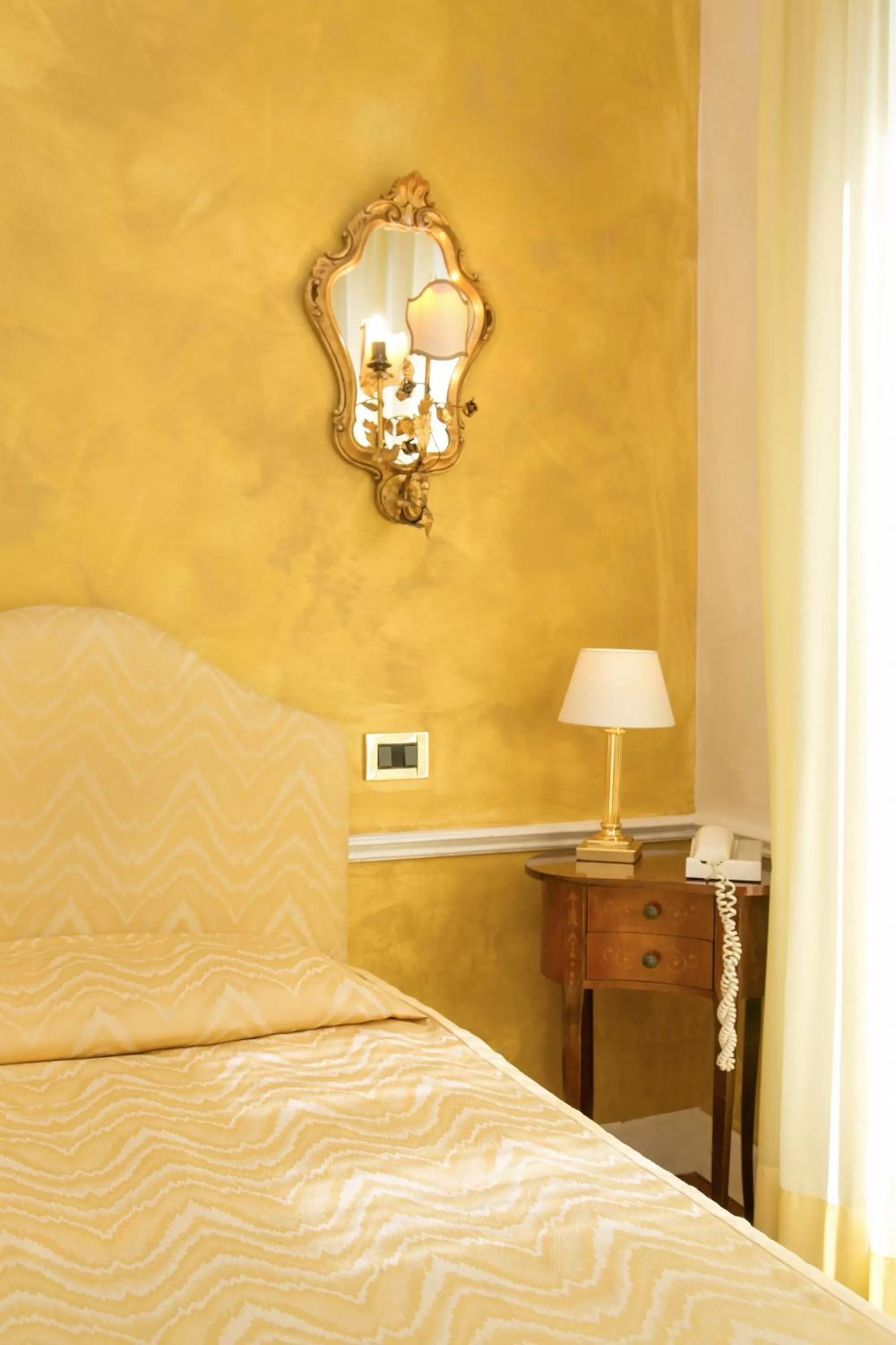 Single Room in Hotel Pantalon