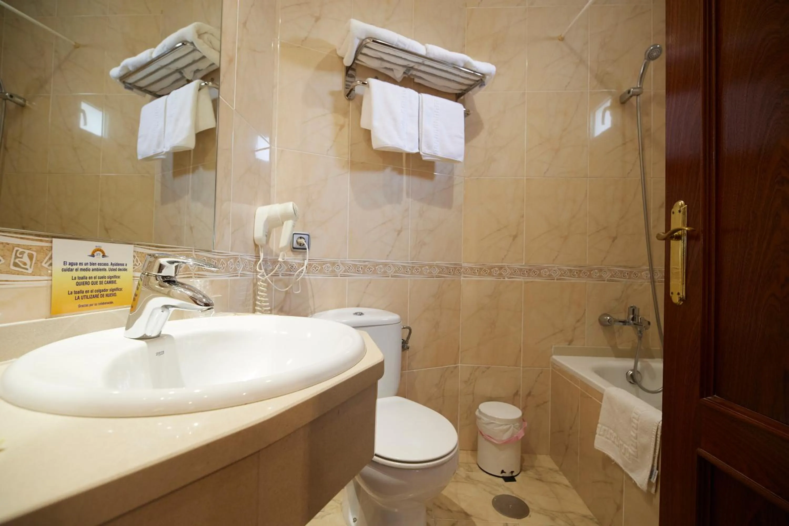 Twin Room - single occupancy in Hotel Villalegre