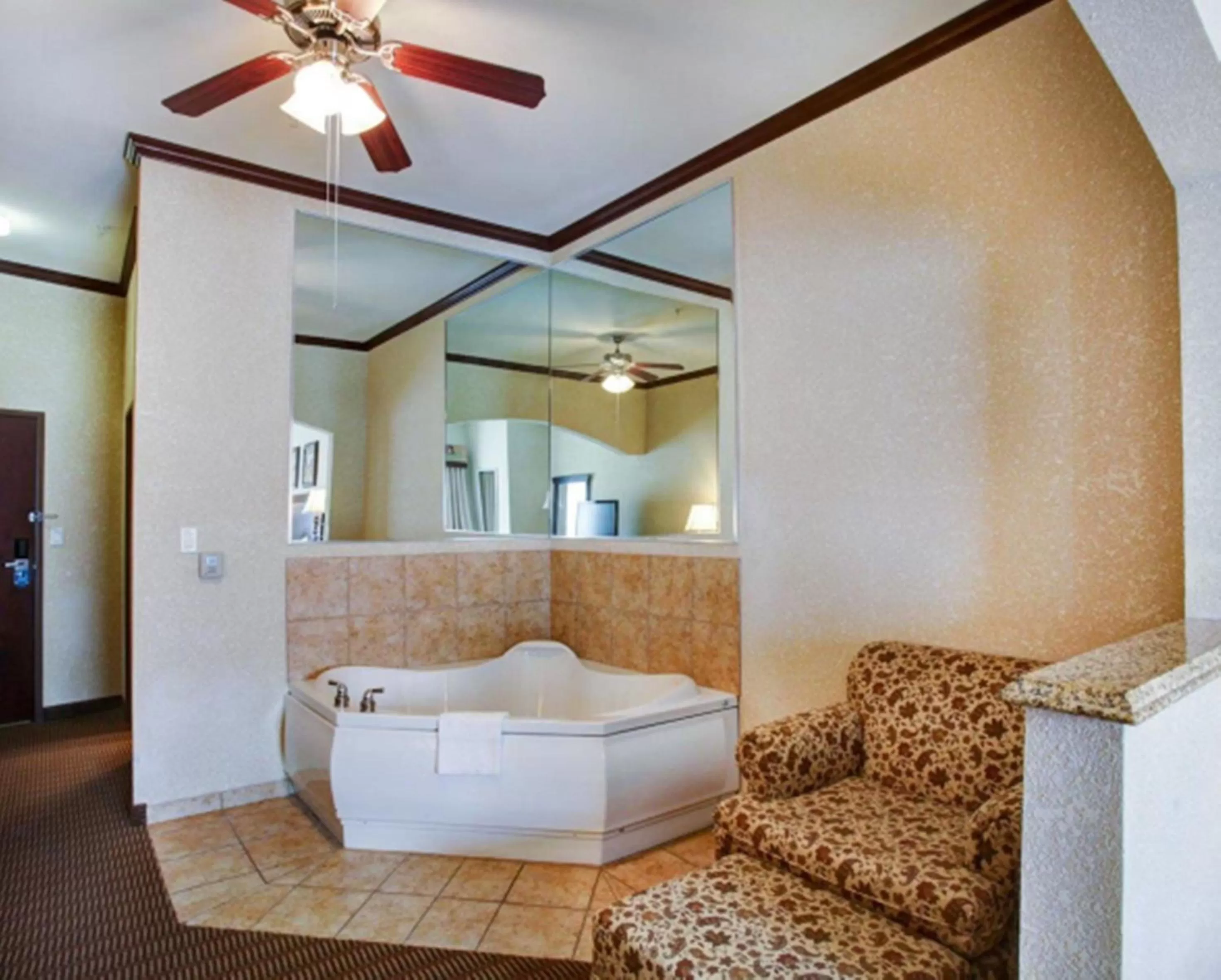 Suite with One King Bed and One Queen Bed - Non-Smoking in Comfort Suites University Drive