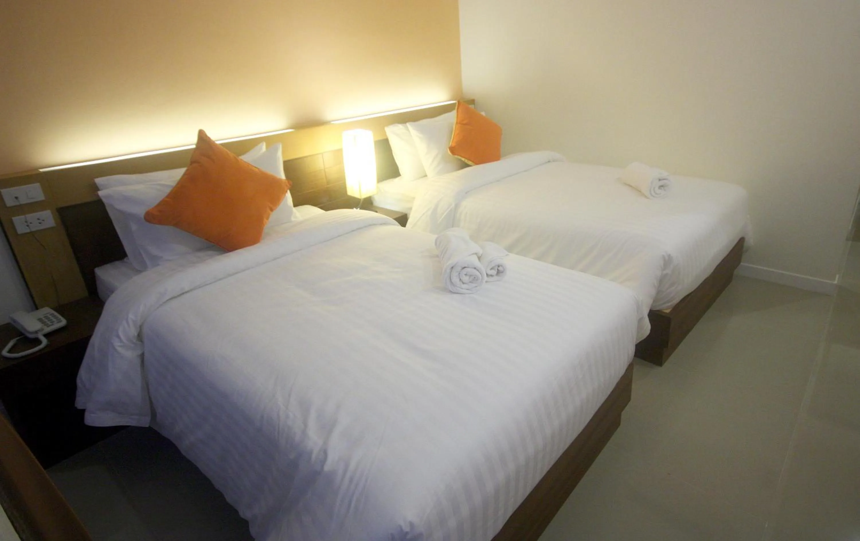 Standard Twin Room in Breezotel - SHA Certified