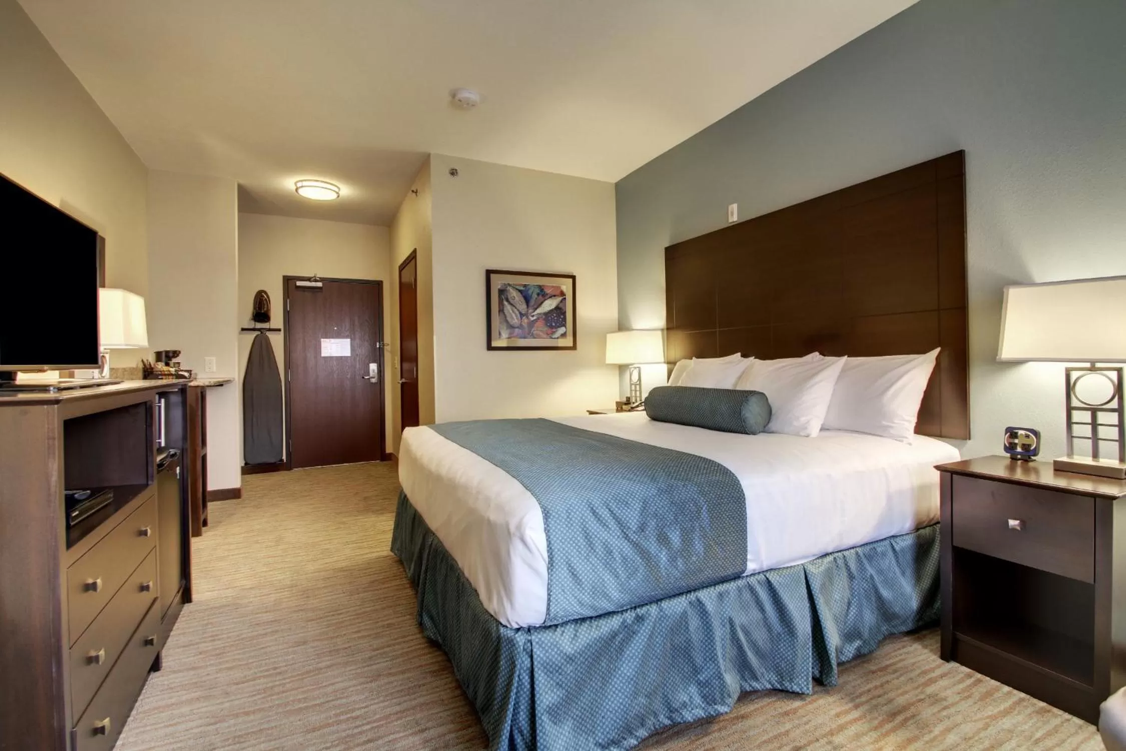 King Room - Disability Access in Cobblestone Inn & Suites - Fort Dodge