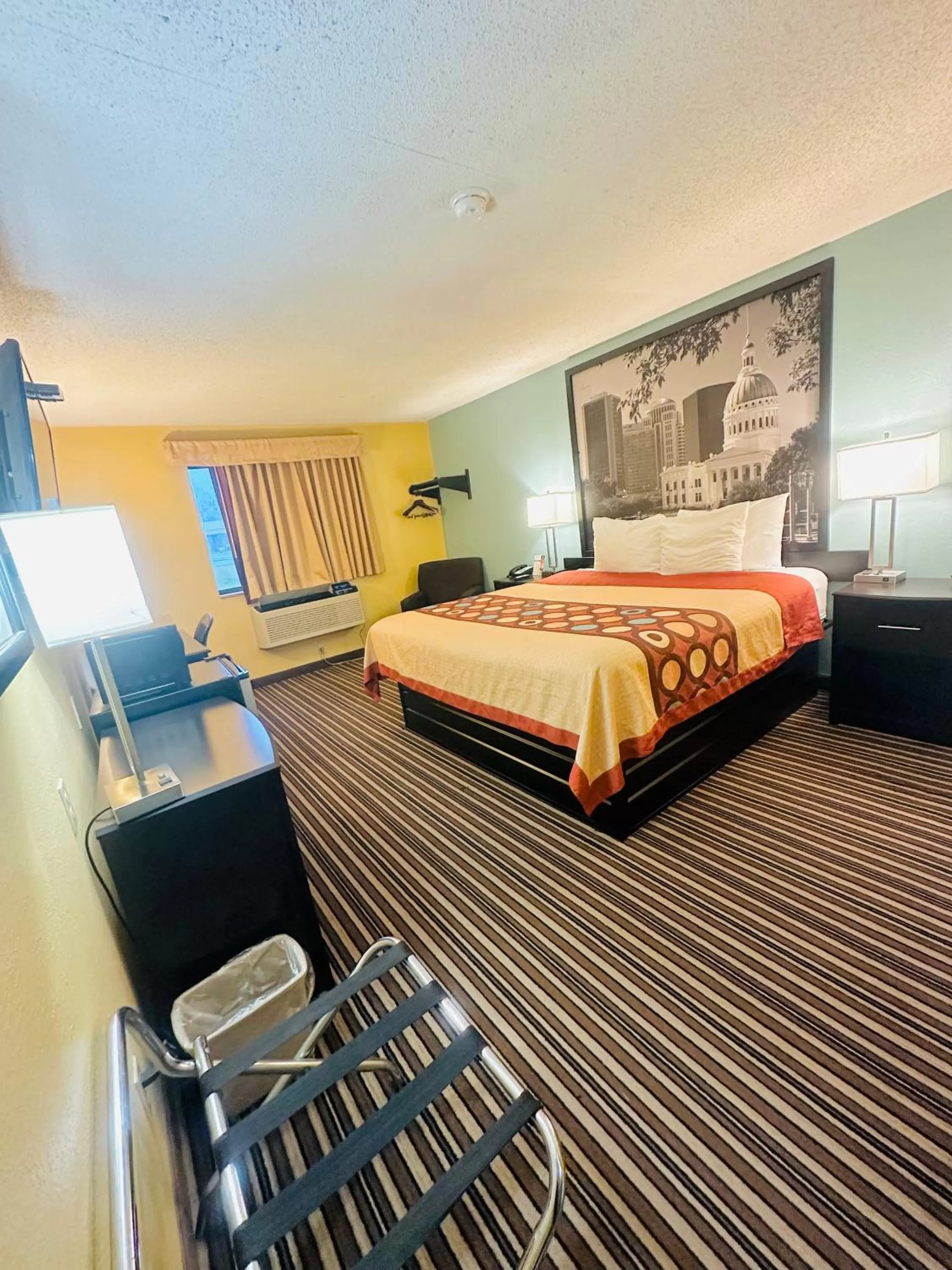 King Room - Non-Smoking in Super 8 by Wyndham Warrenton