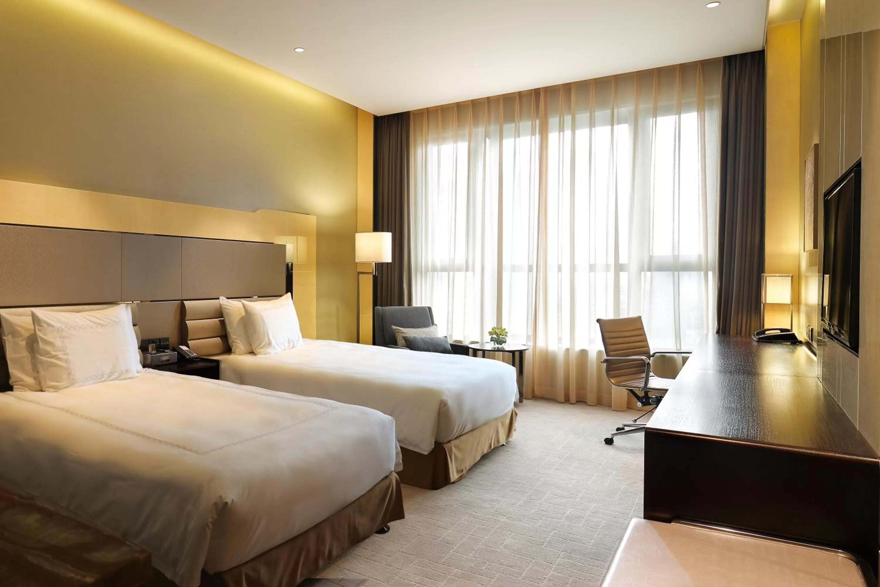 1 King Standard Lounge Access High Flr in Crowne Plaza Beijing Lido, an IHG Hotel