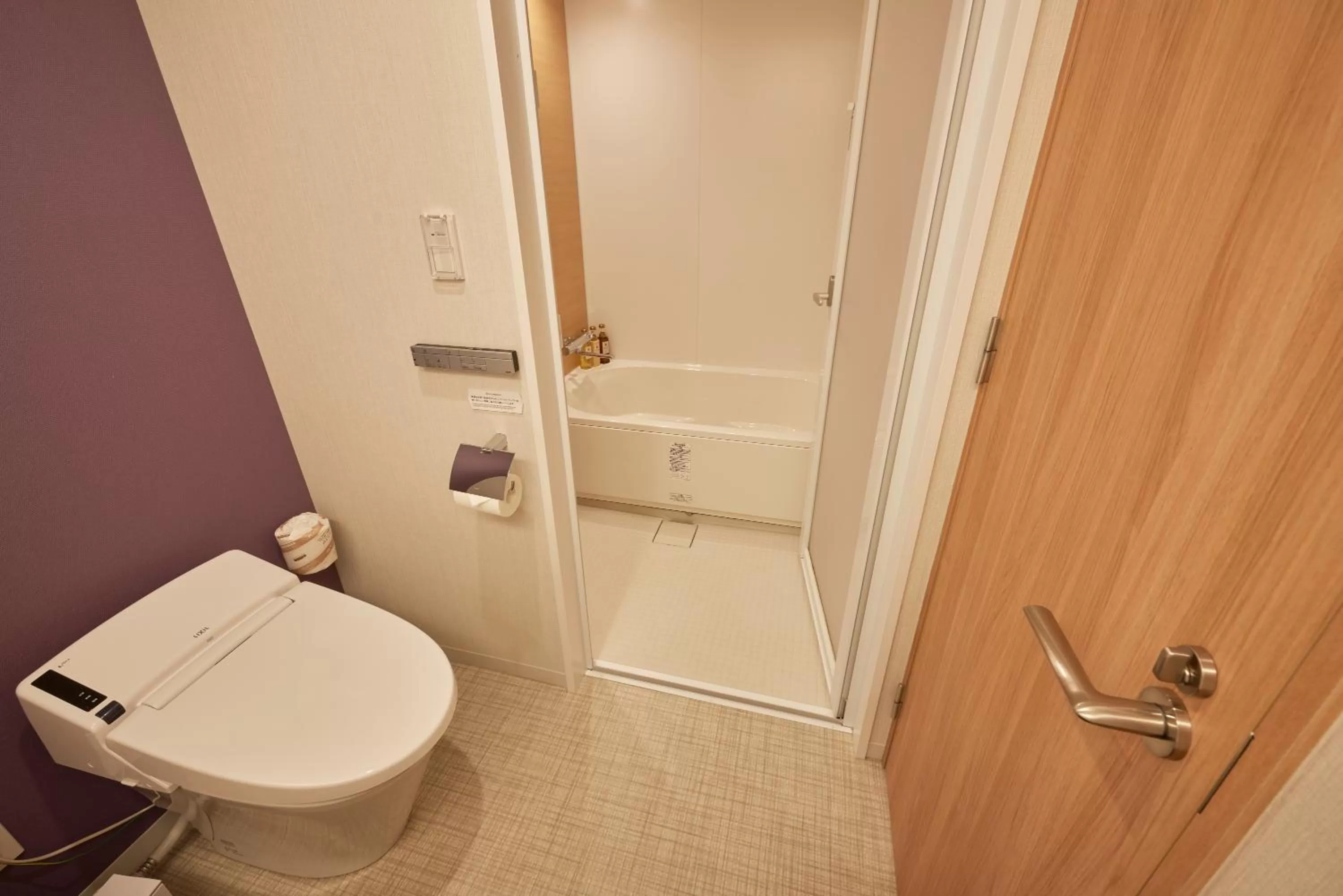 Hollywood Twin Room with Free access to Lounge - Non-Smoking in Hotel Intergate Kanazawa