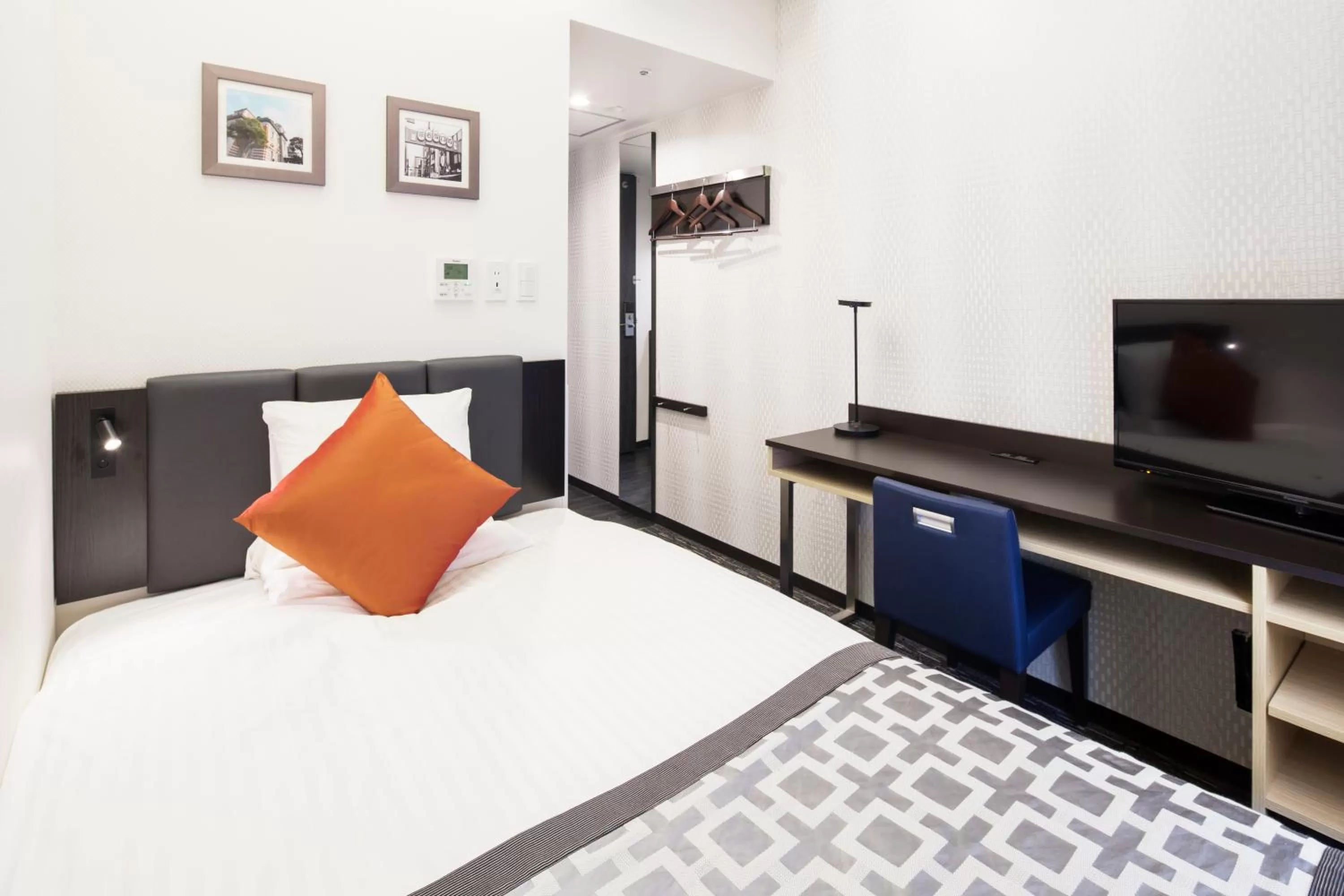 Standard Double Room with Small Double Bed - Non-Smoking in HOTEL MYSTAYS Shin Osaka Conference Center