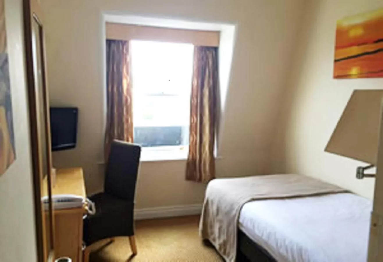Single Room in Royal Hotel