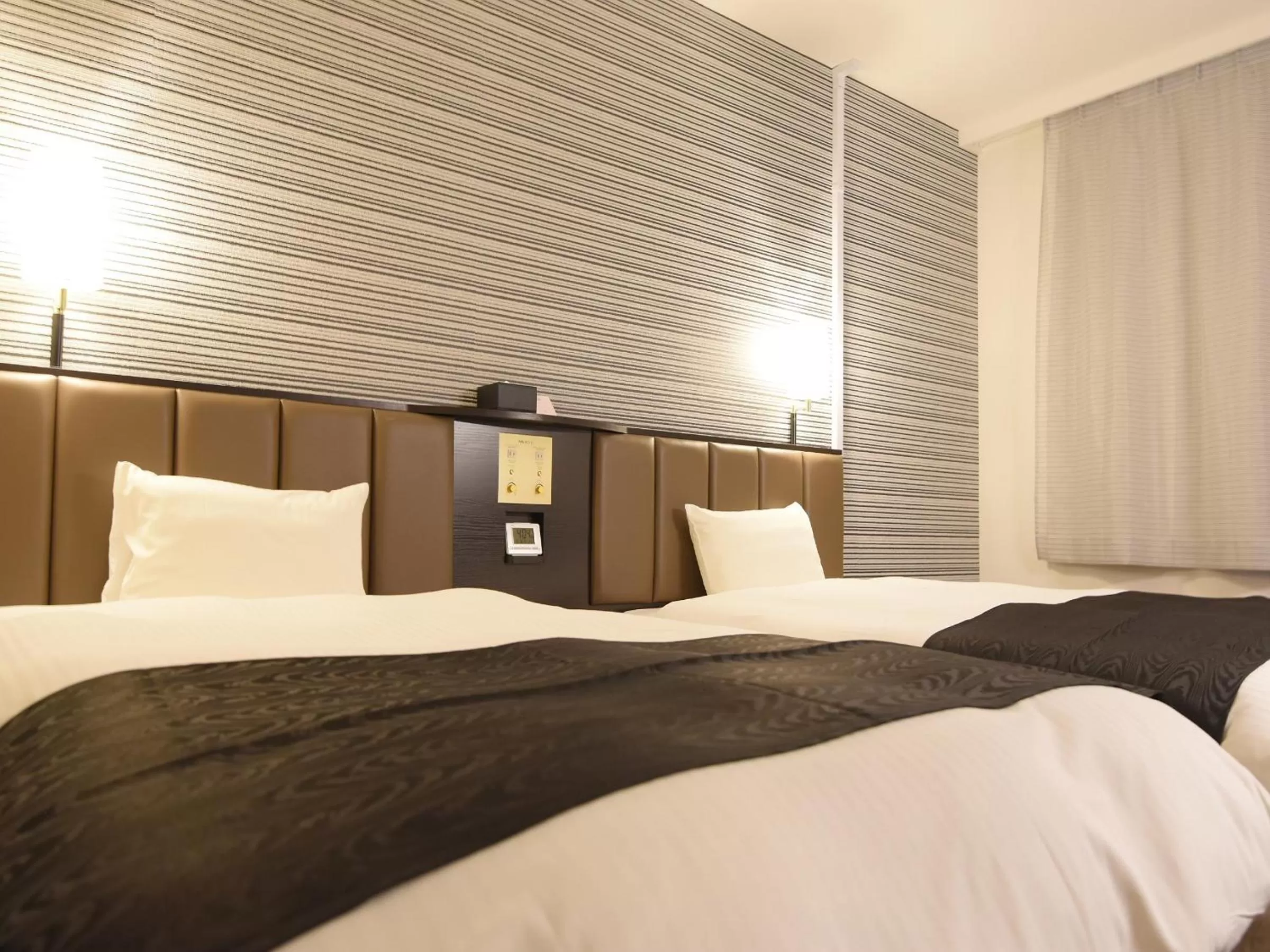 Twin Room - Non-Smoking - Old Building - West Wing in APA Hotel Kagoshima Tenmonkan