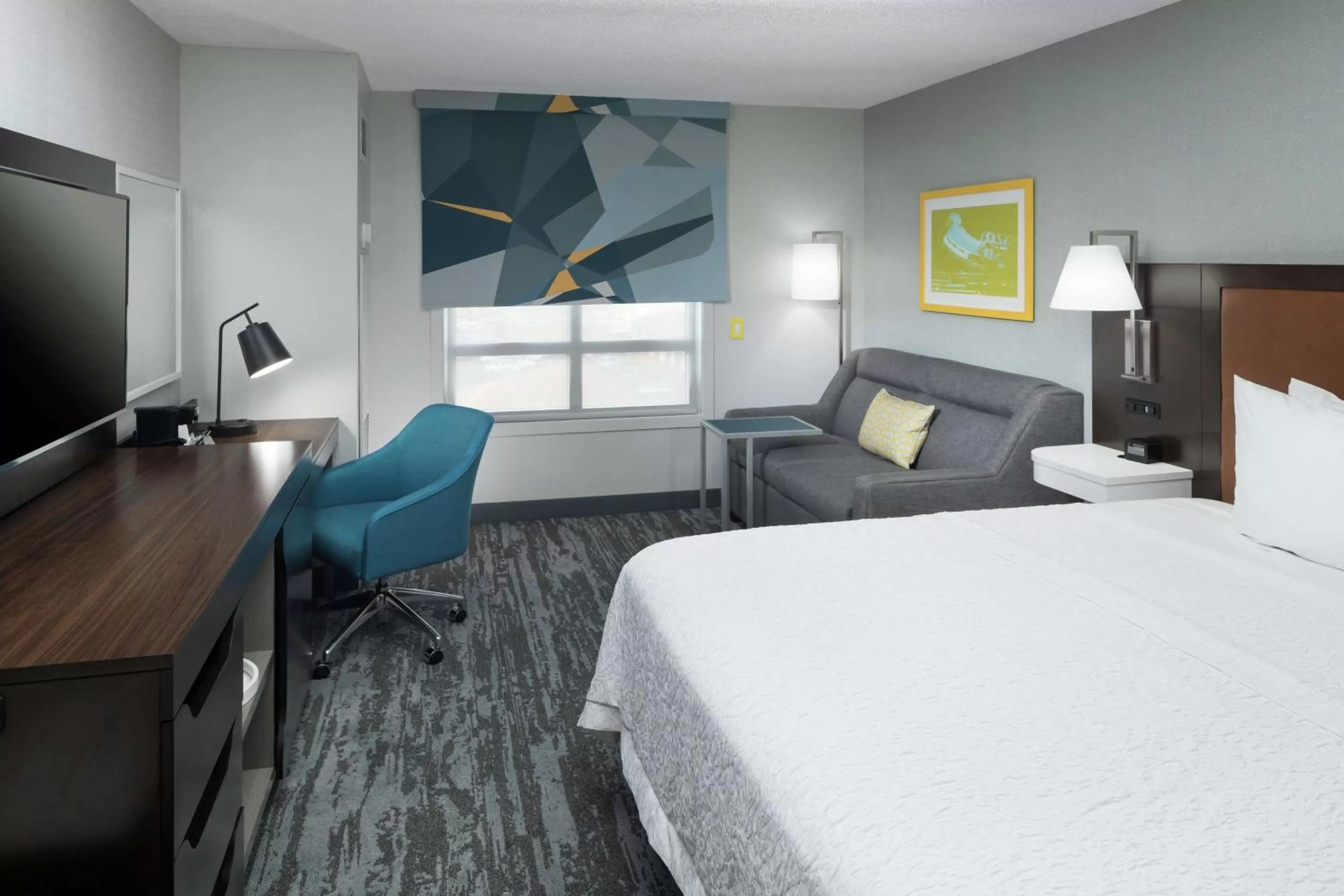 King Room with Sofa bed and Bath Tub - Disability Access in Hampton Inn & Suites Memphis-Beale Street