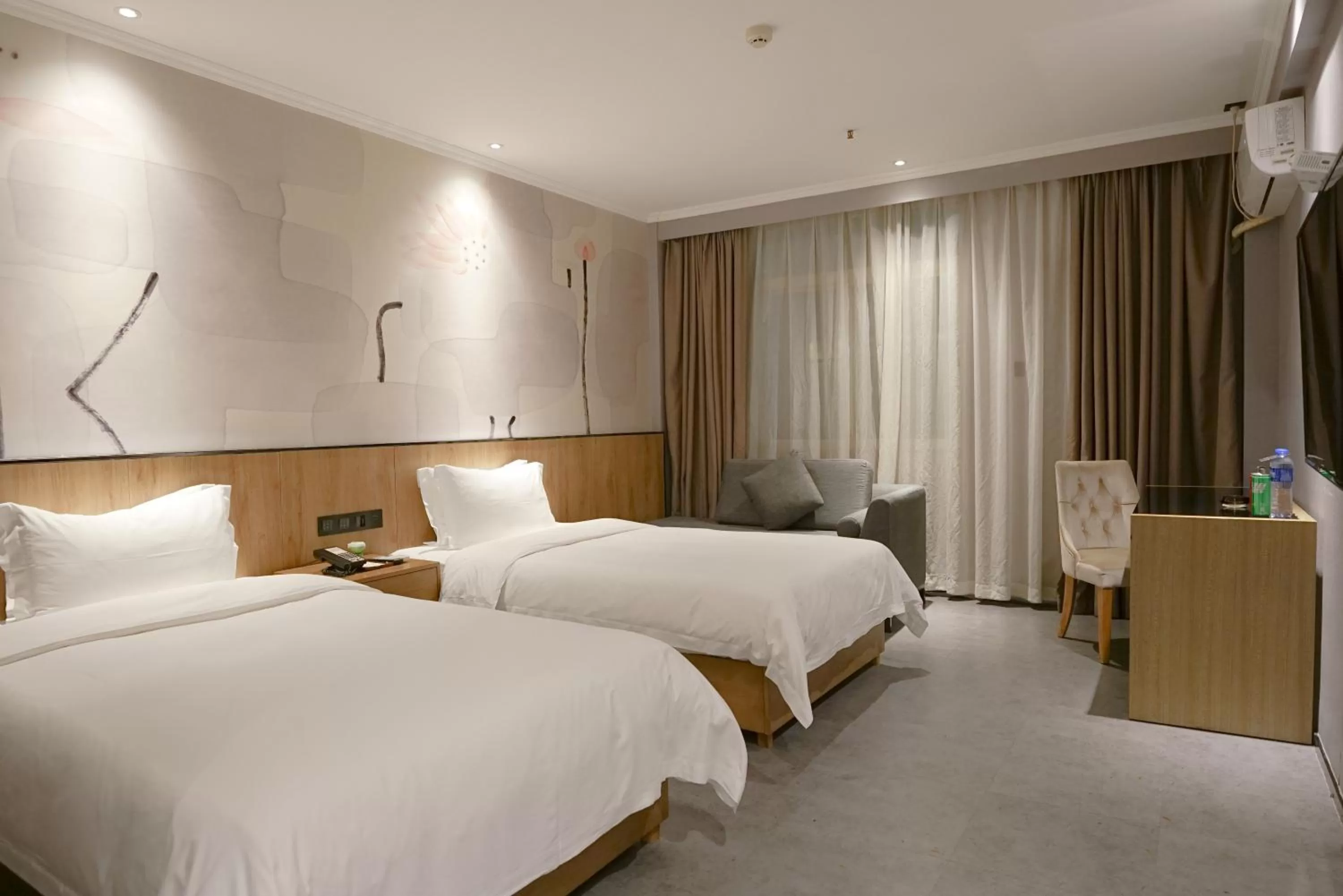 Standard Twin Room in Paco Hotel Datang Metro Guangzhou-Free Shuttle Bus For Canton Fair