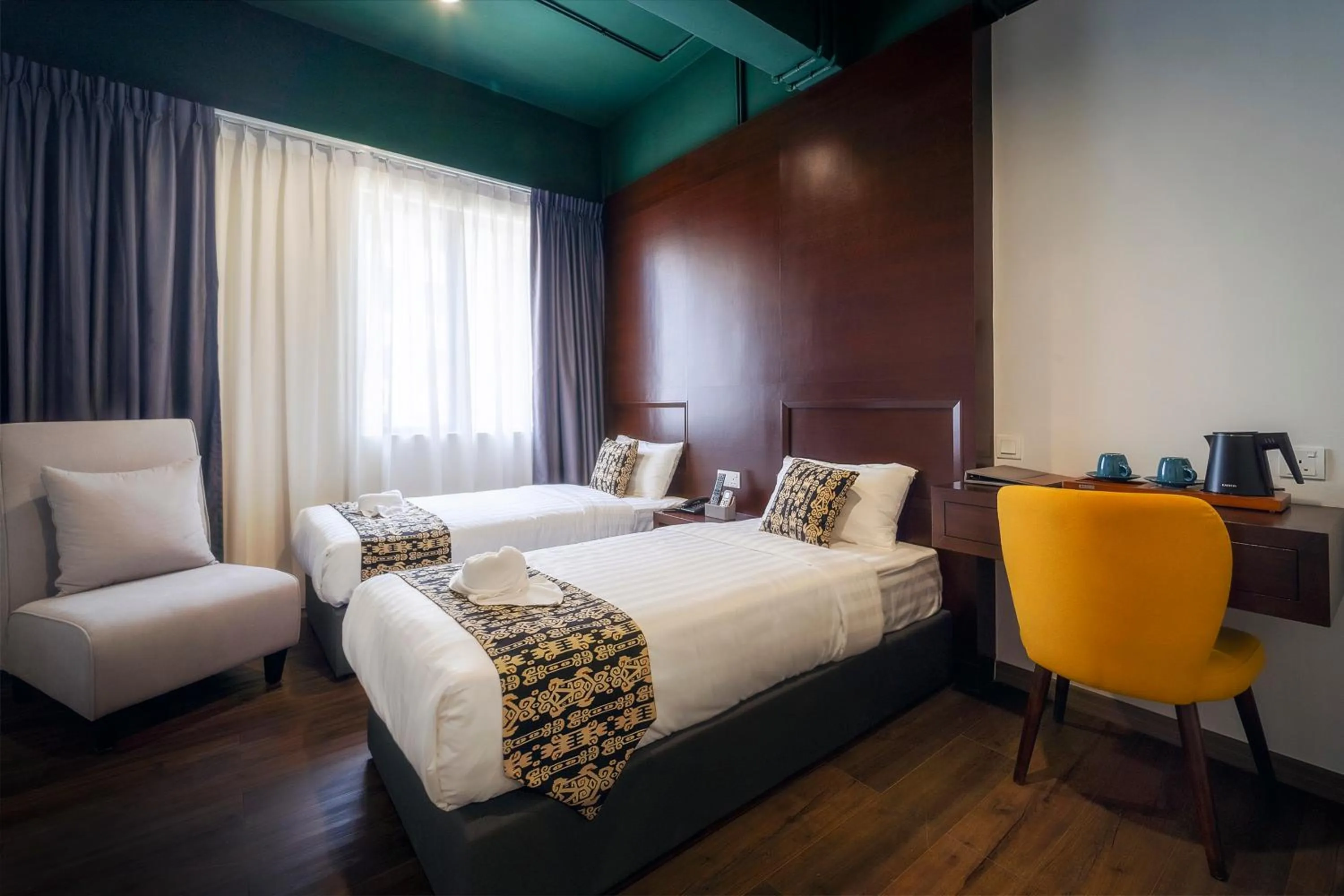 Deluxe Twin Room in East Riverine Boutique Hotel