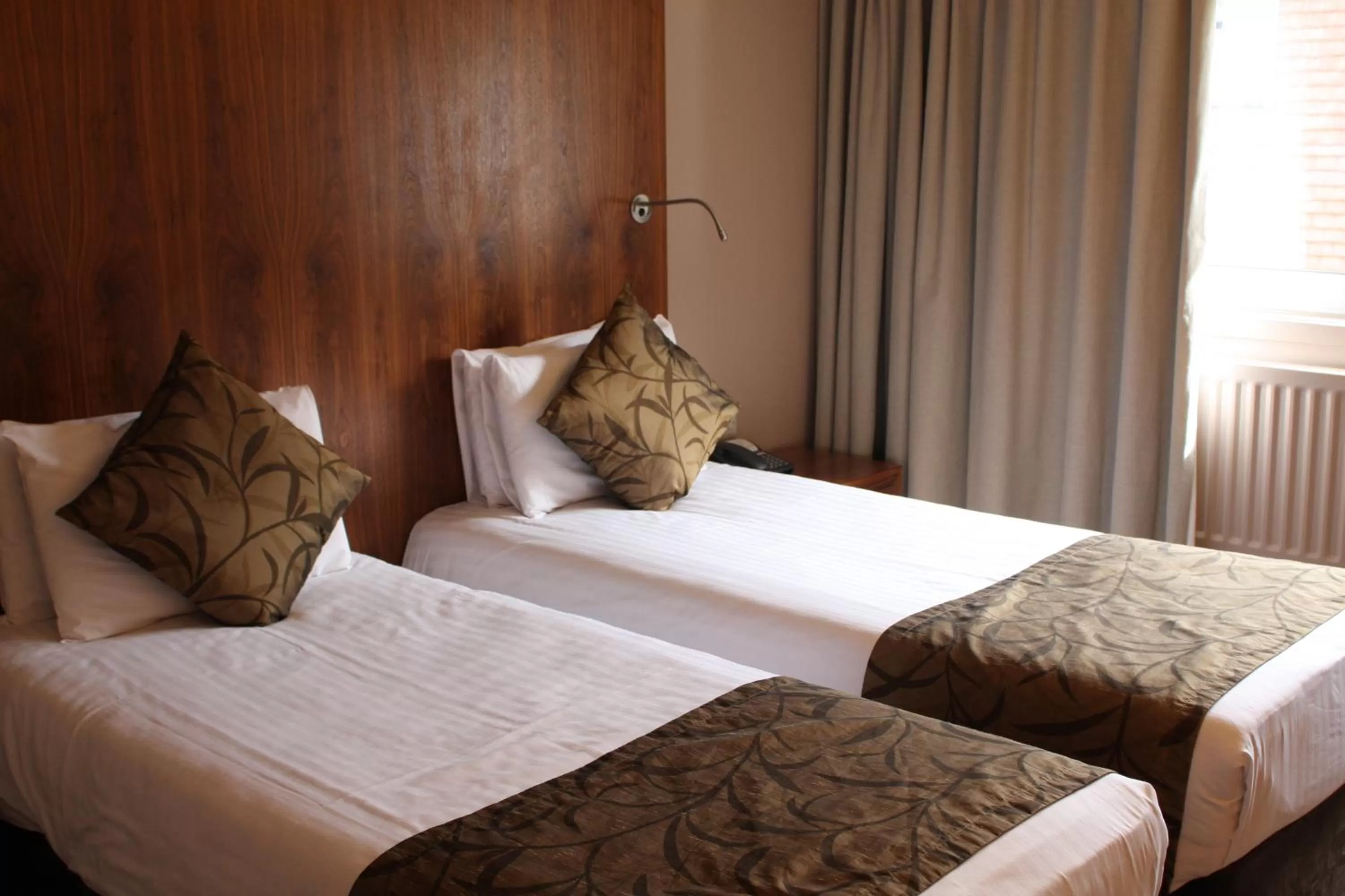 Twin Room in Aubrey Park Hotel