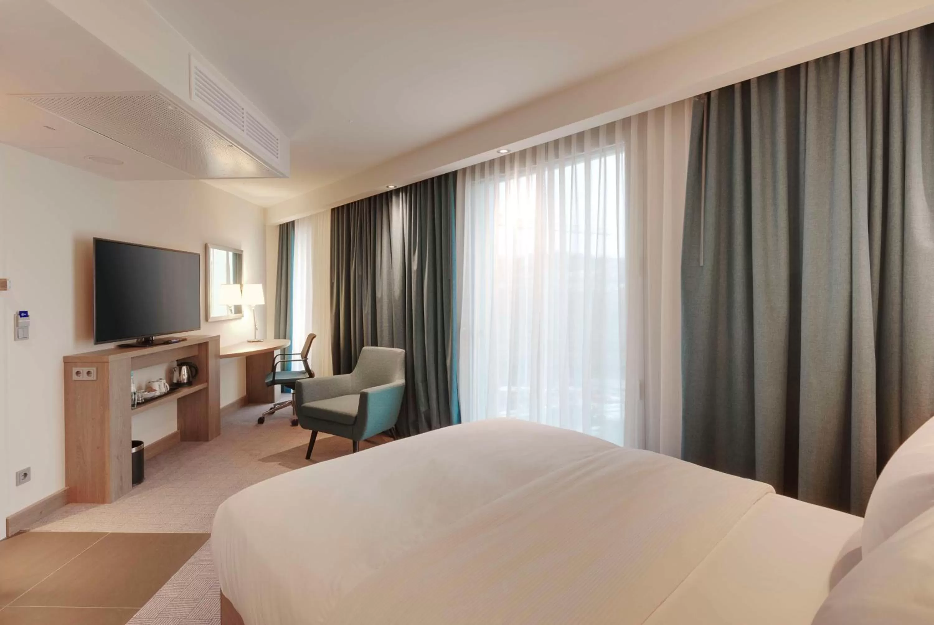 Queen Room in Hampton by Hilton Stuttgart City Centre