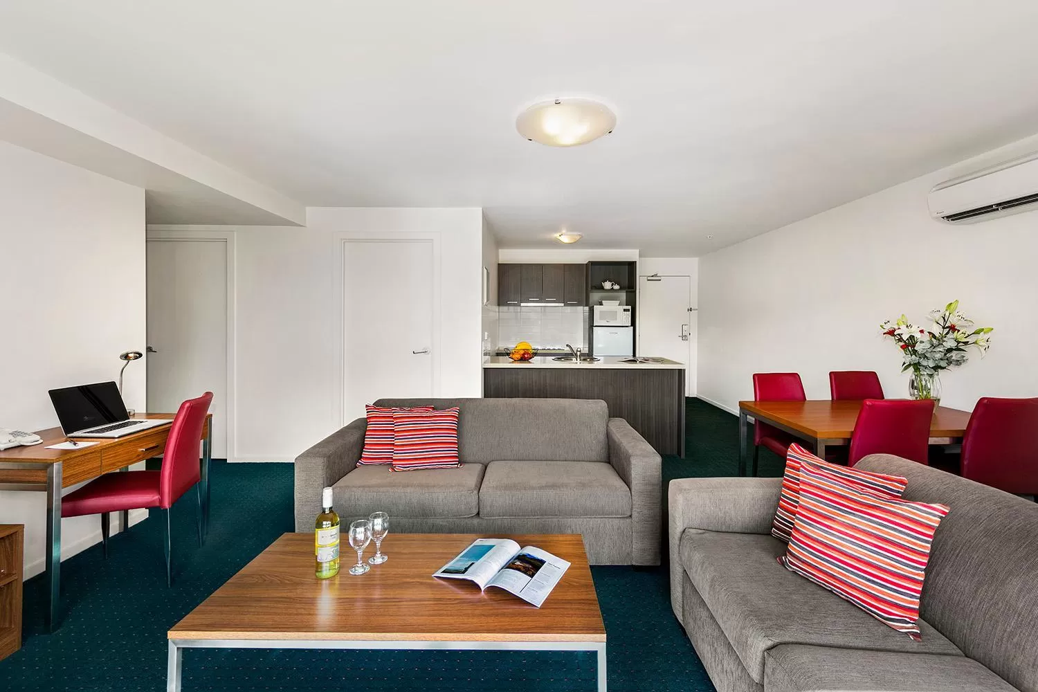Two-Bedroom Apartment in Melbourne Carlton Central Apartment Hotel Official