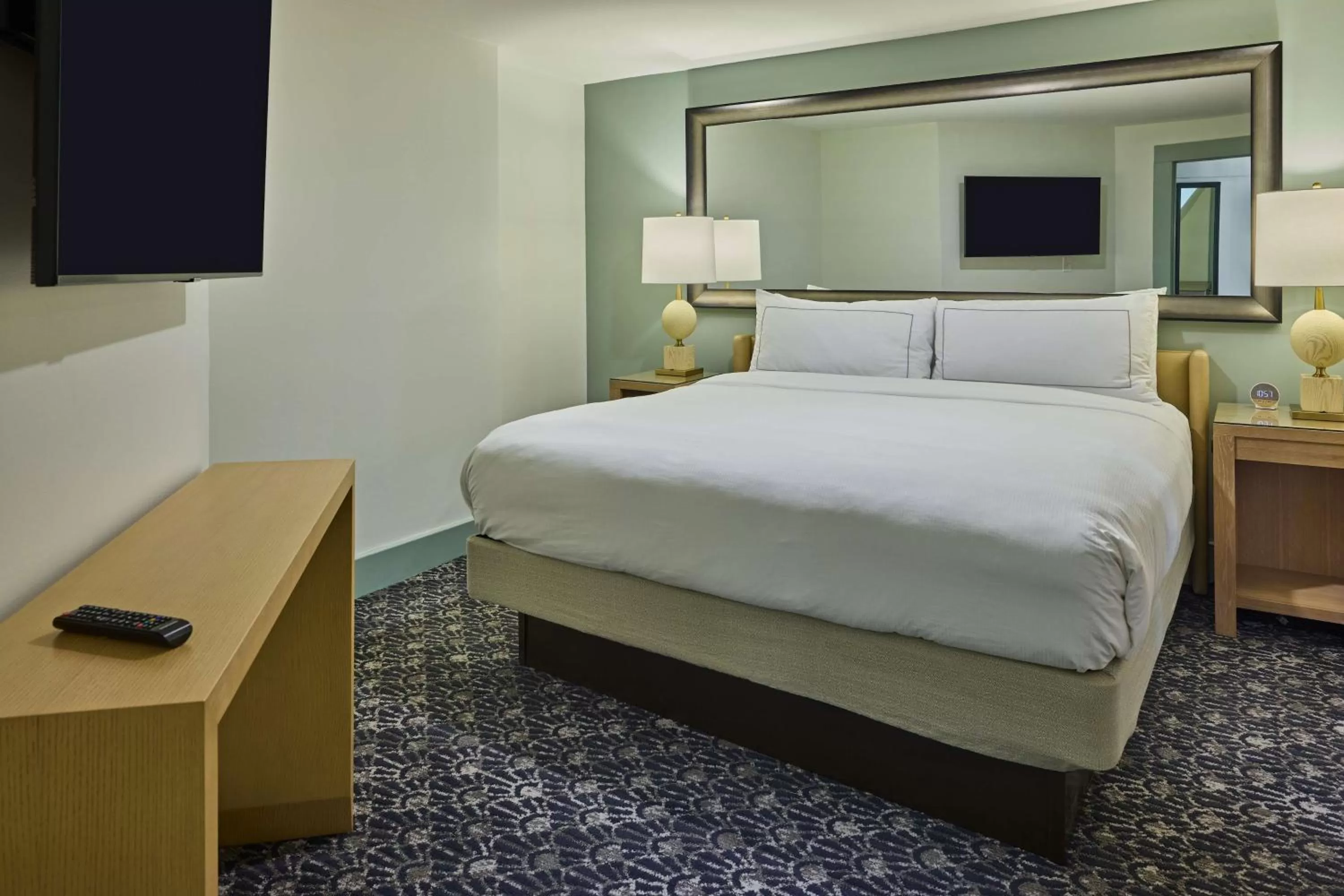 One-Bedroom King Suite with Sofa Bed in The Partridge Inn Augusta, Curio Collection by Hilton