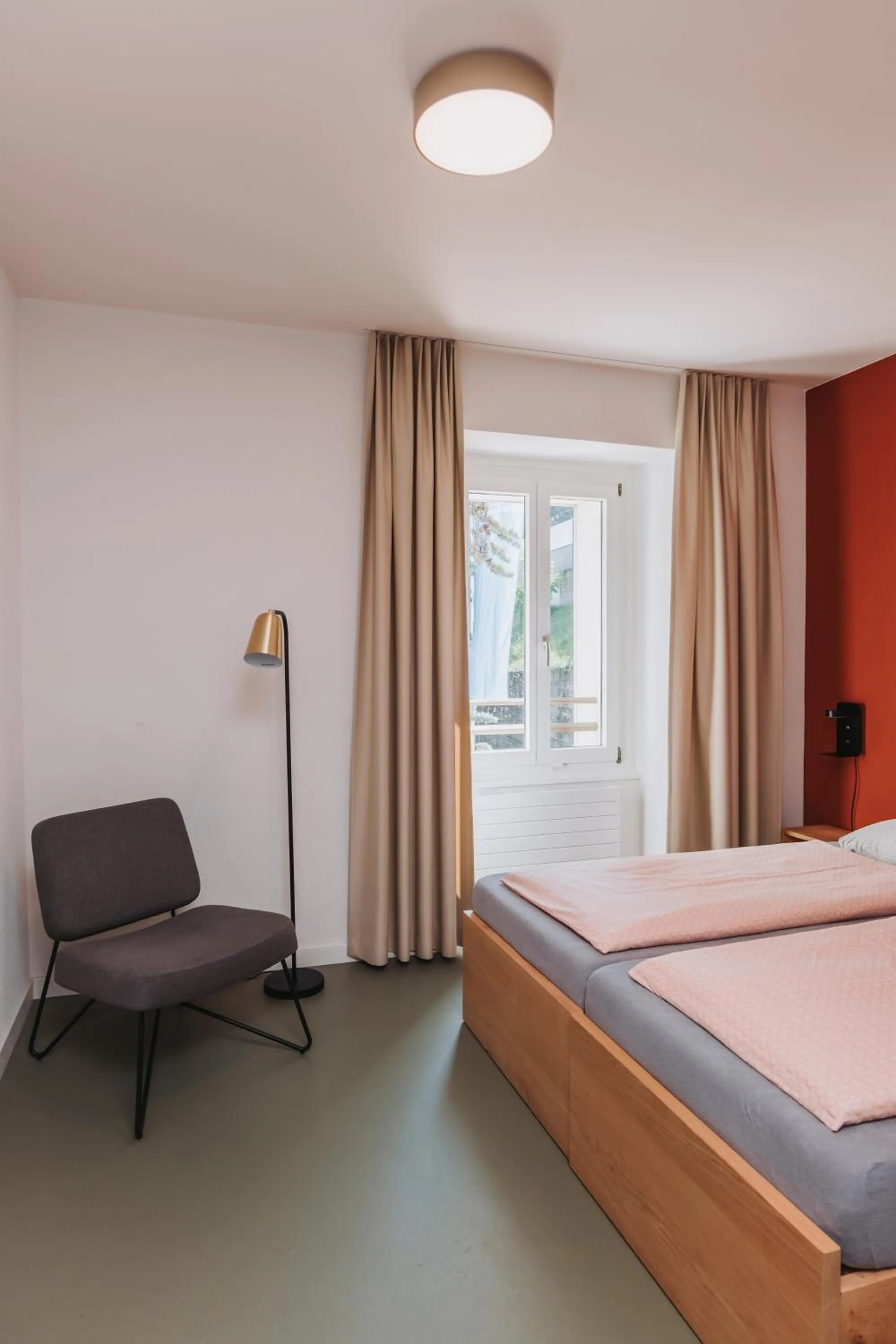 Single Room with Private Bathroom in Montreux Youth Hostel