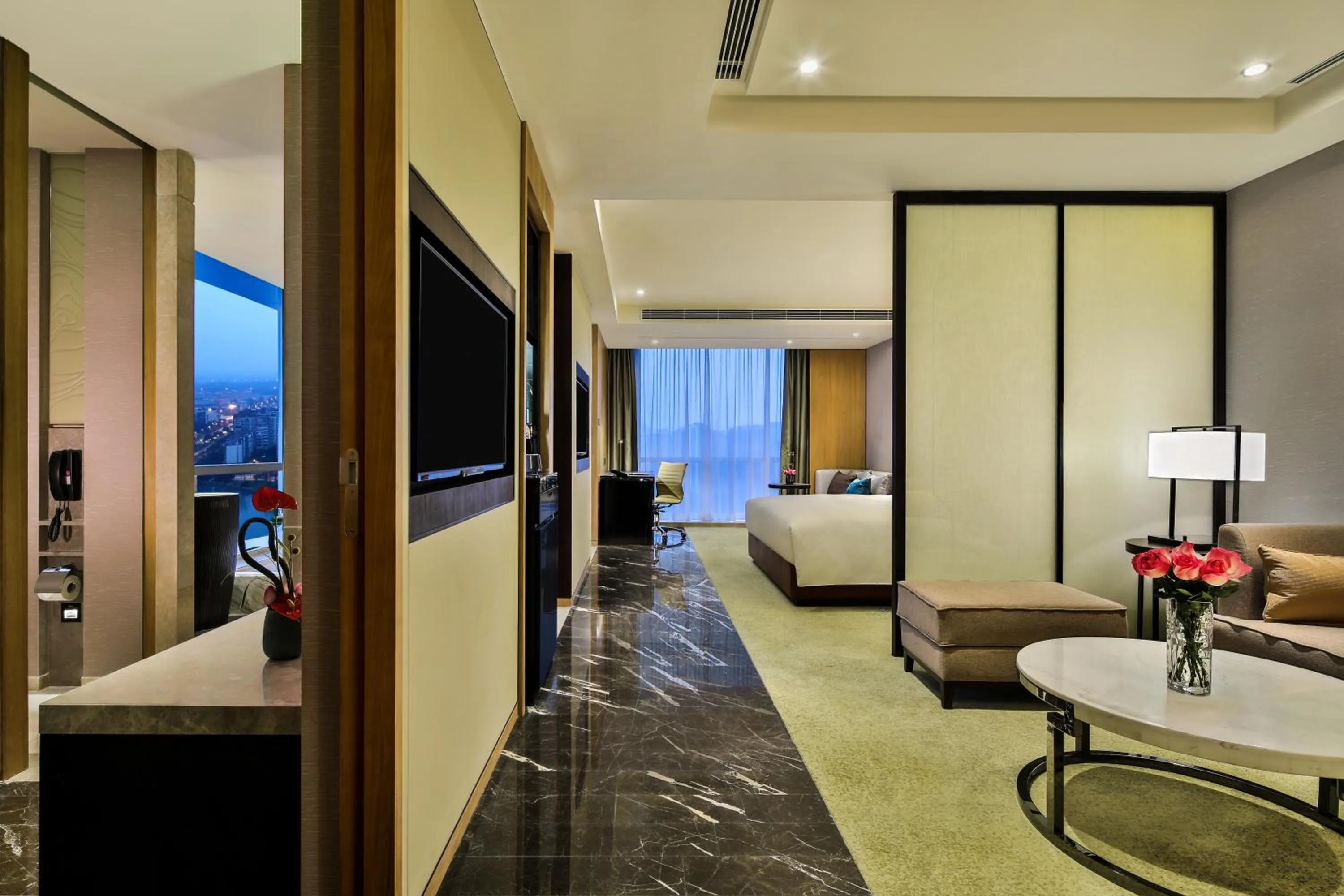 Junior King Suite - Non-Smoking in Crowne Plaza Chengdu Wenjiang by IHG