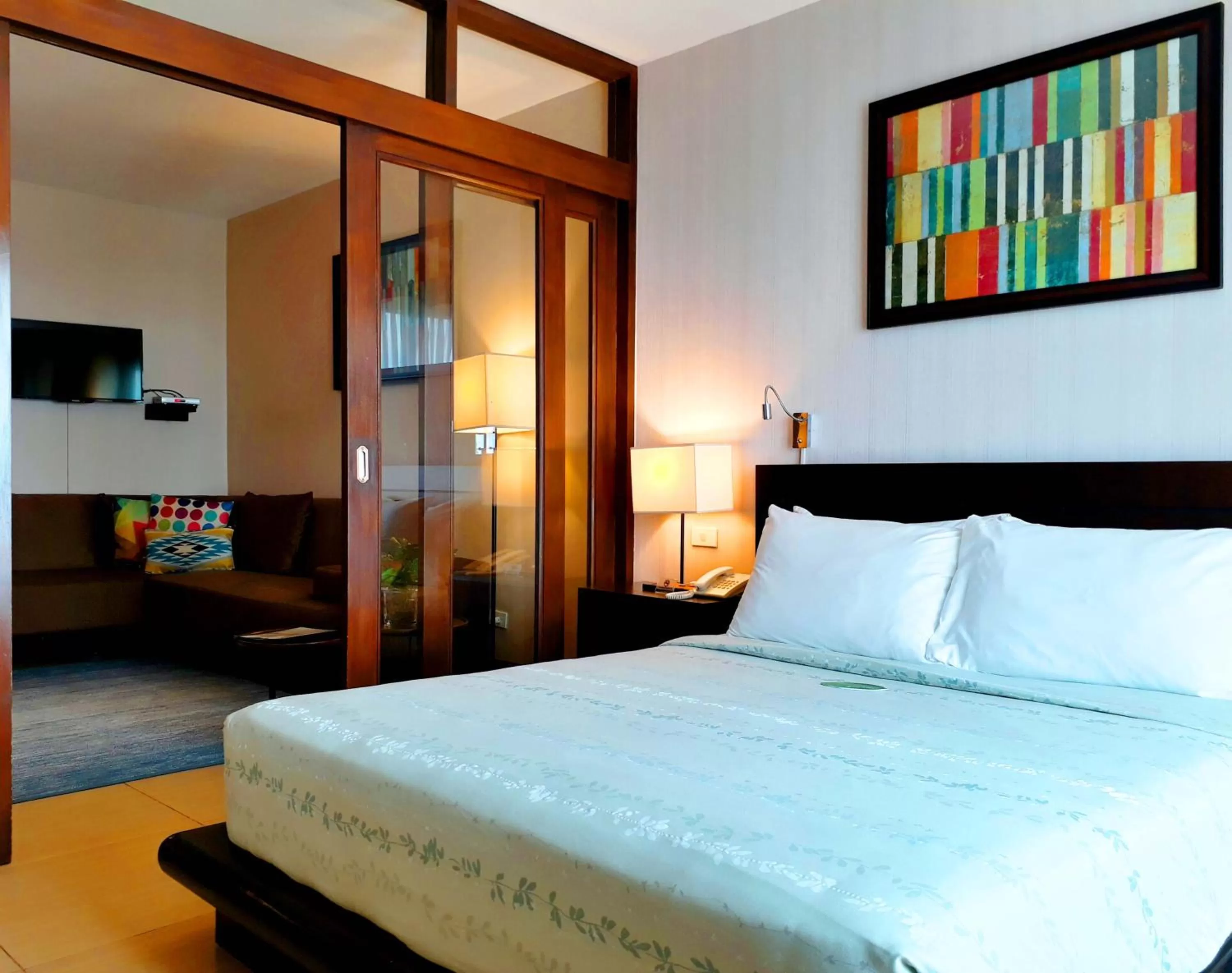 Kimberly Suite Room with Free Activities in Hotel Kimberly Tagaytay