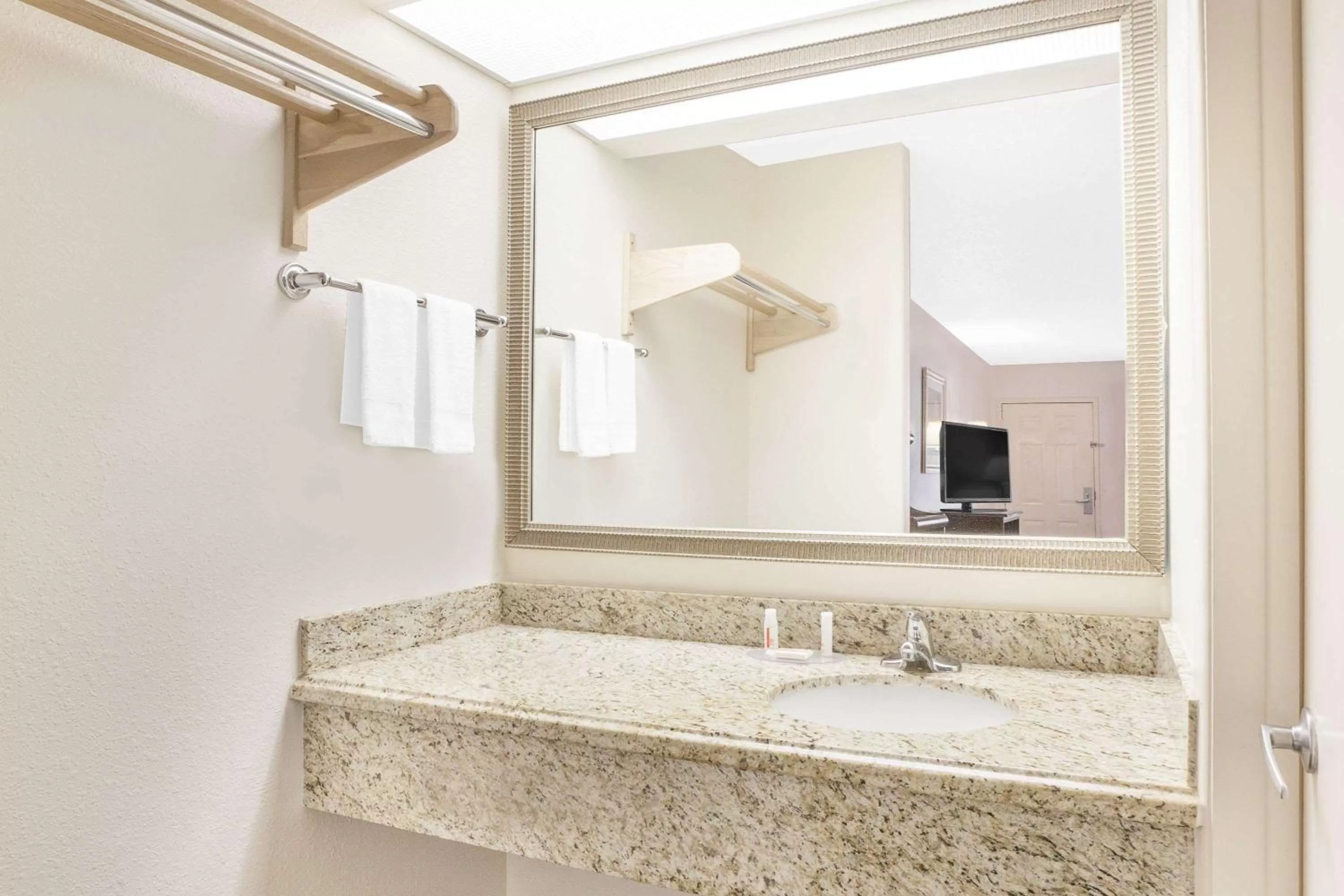 Queen Room with Two Queen Beds - Non-Smoking in Super 8 by Wyndham Corpus Christi