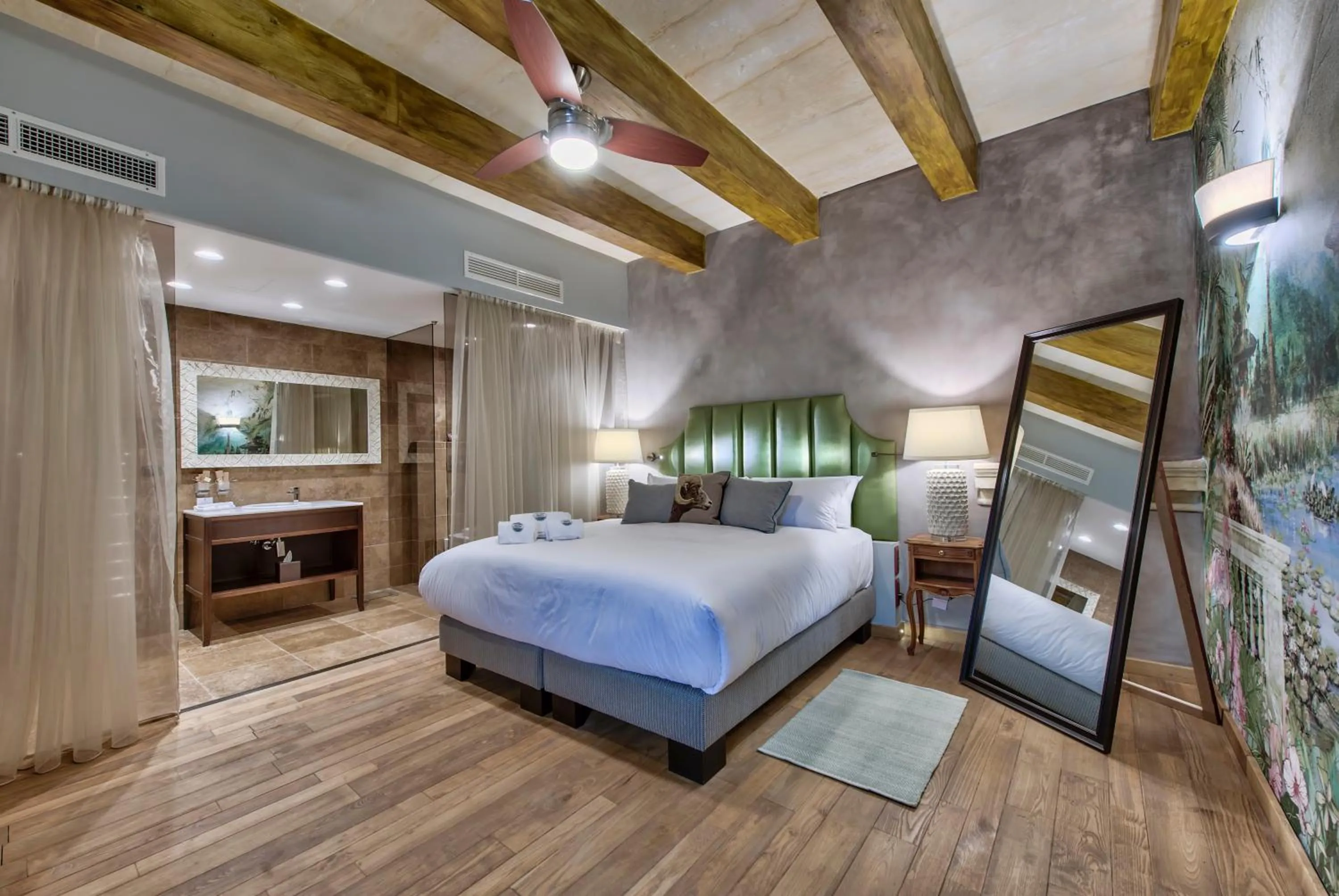 Superior Double or Twin Room in Palazzo Consiglia - IK Collection