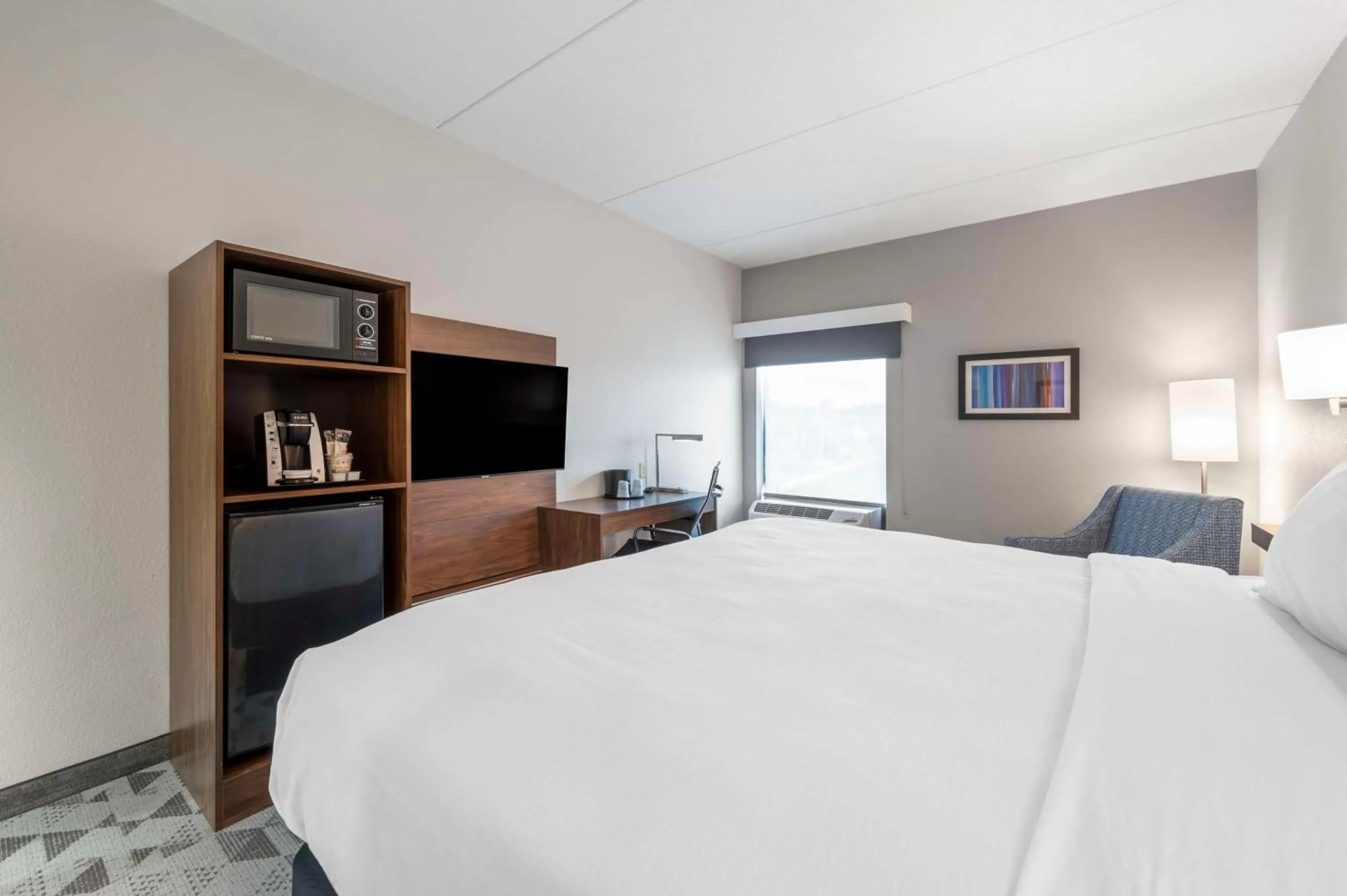 King Room in Best Western Plus Harrisonburg