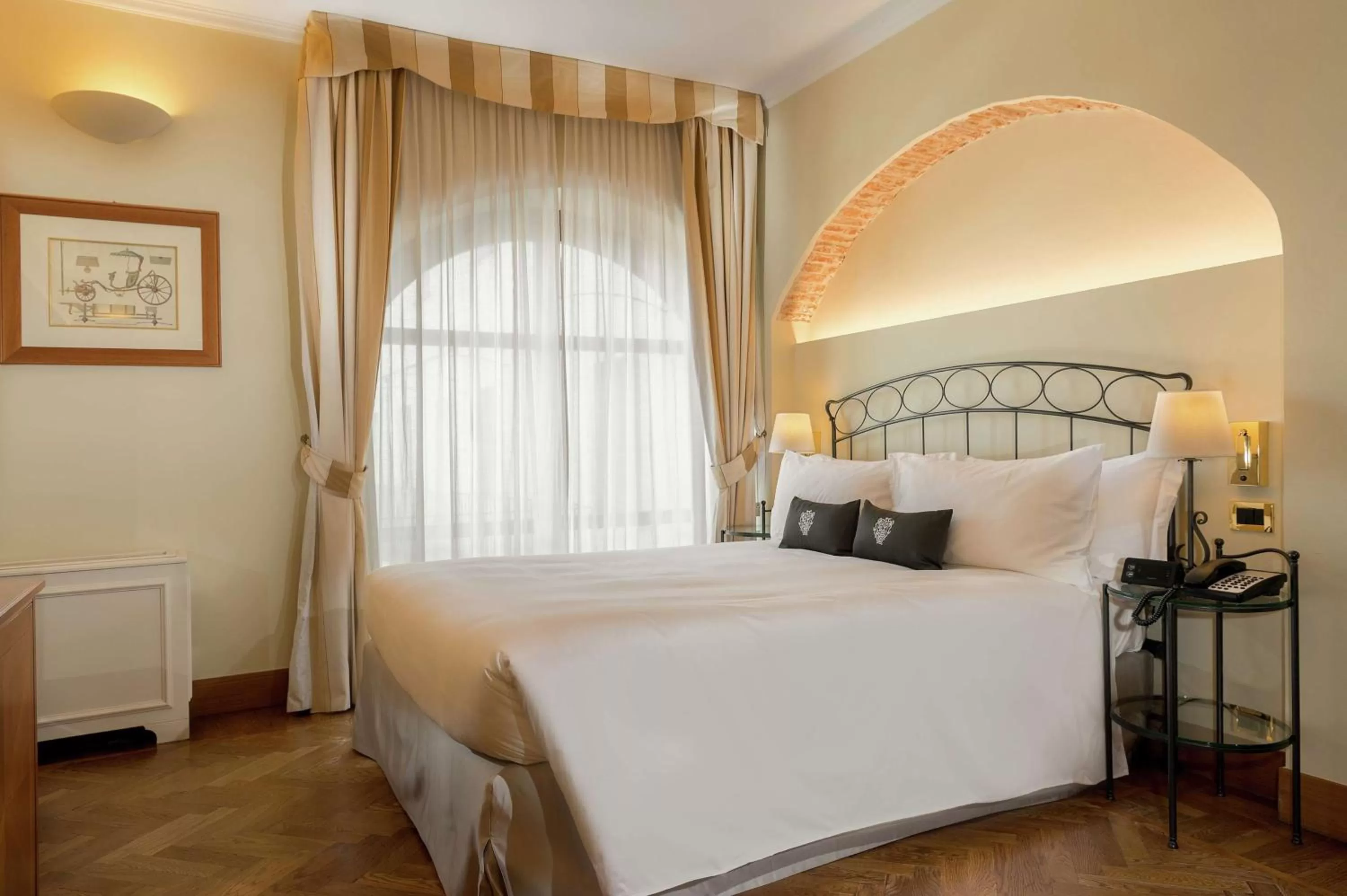 Superior Queen Room in Grand Hotel Villa Torretta, Curio Collection by Hilton